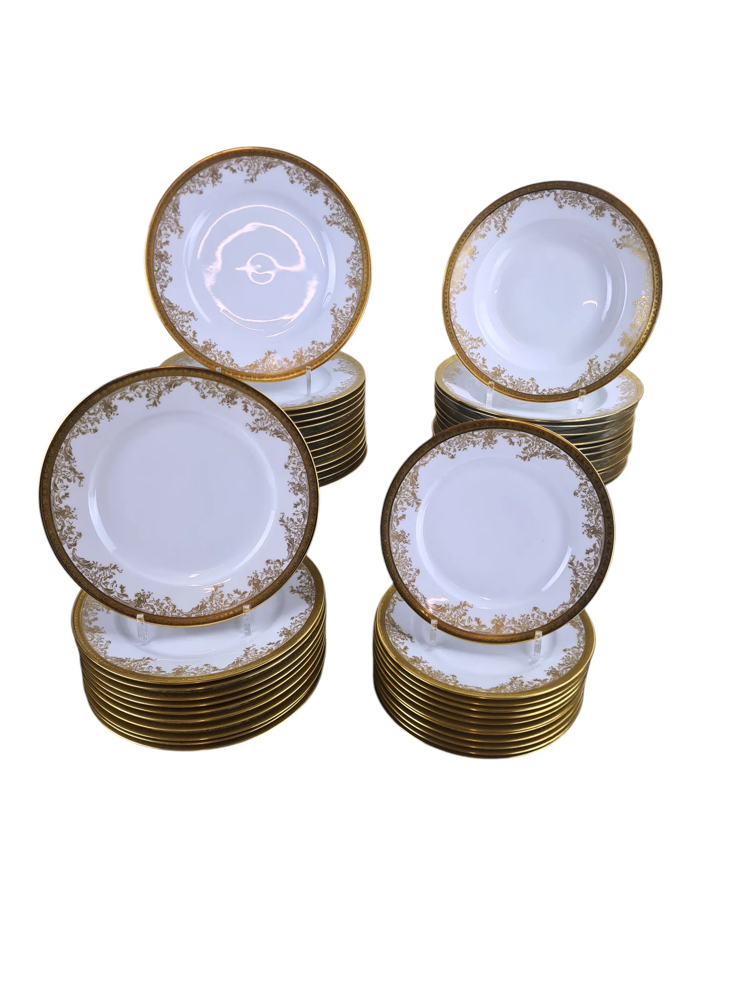 Magnifique service en porcelaine de Limoges, maison Haviland, modèle Diplomate, 59 pièces. – Image 7