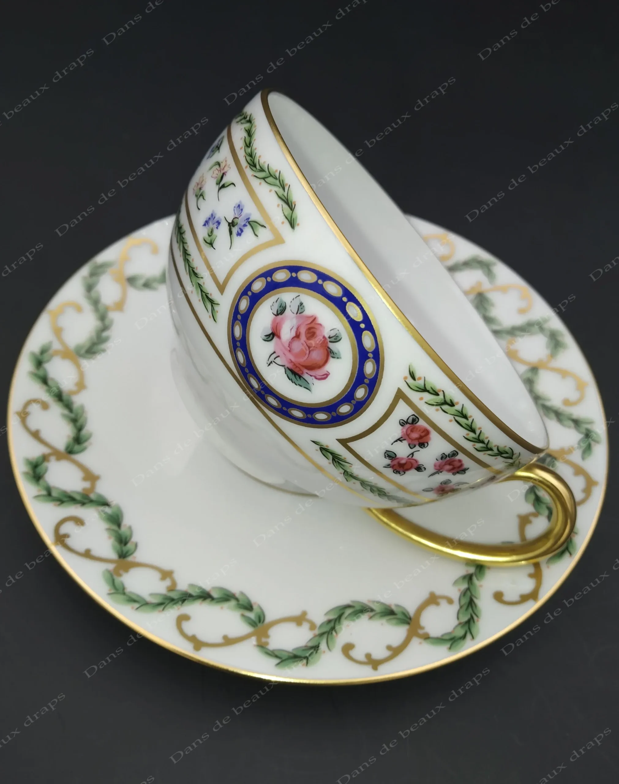 Paire-tasse à thé en porcelaine de Limoges – Image 2