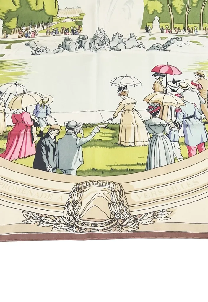 Rare foulard Hermès modèle » Promenade à Versailles », design Hugo Grygkar, 1953 – Image 4