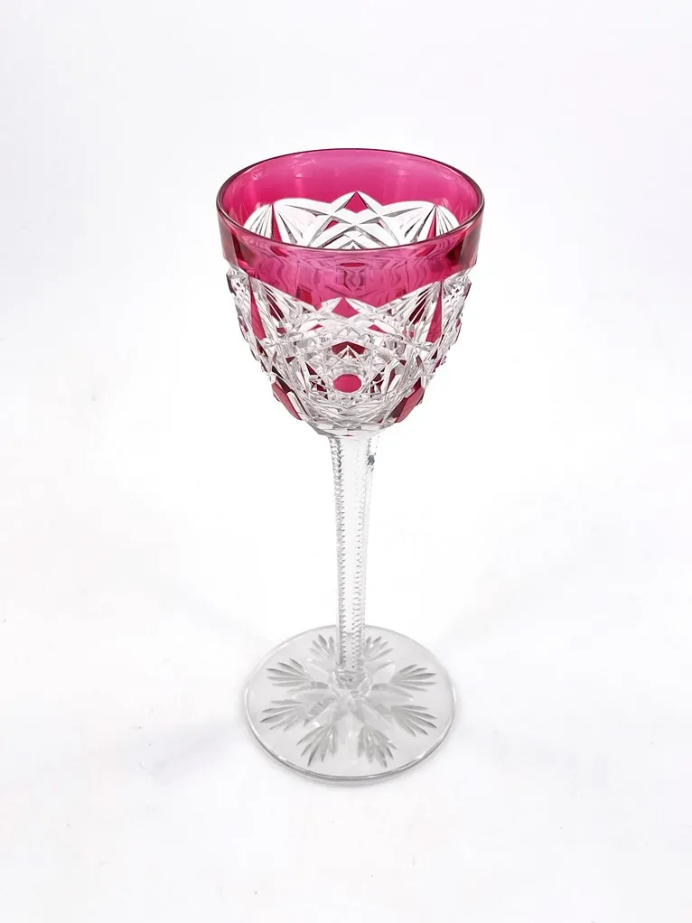 Suite de 6 verres à vin du Rhin en cristal de Baccarat, modèle Lagny. – Image 6