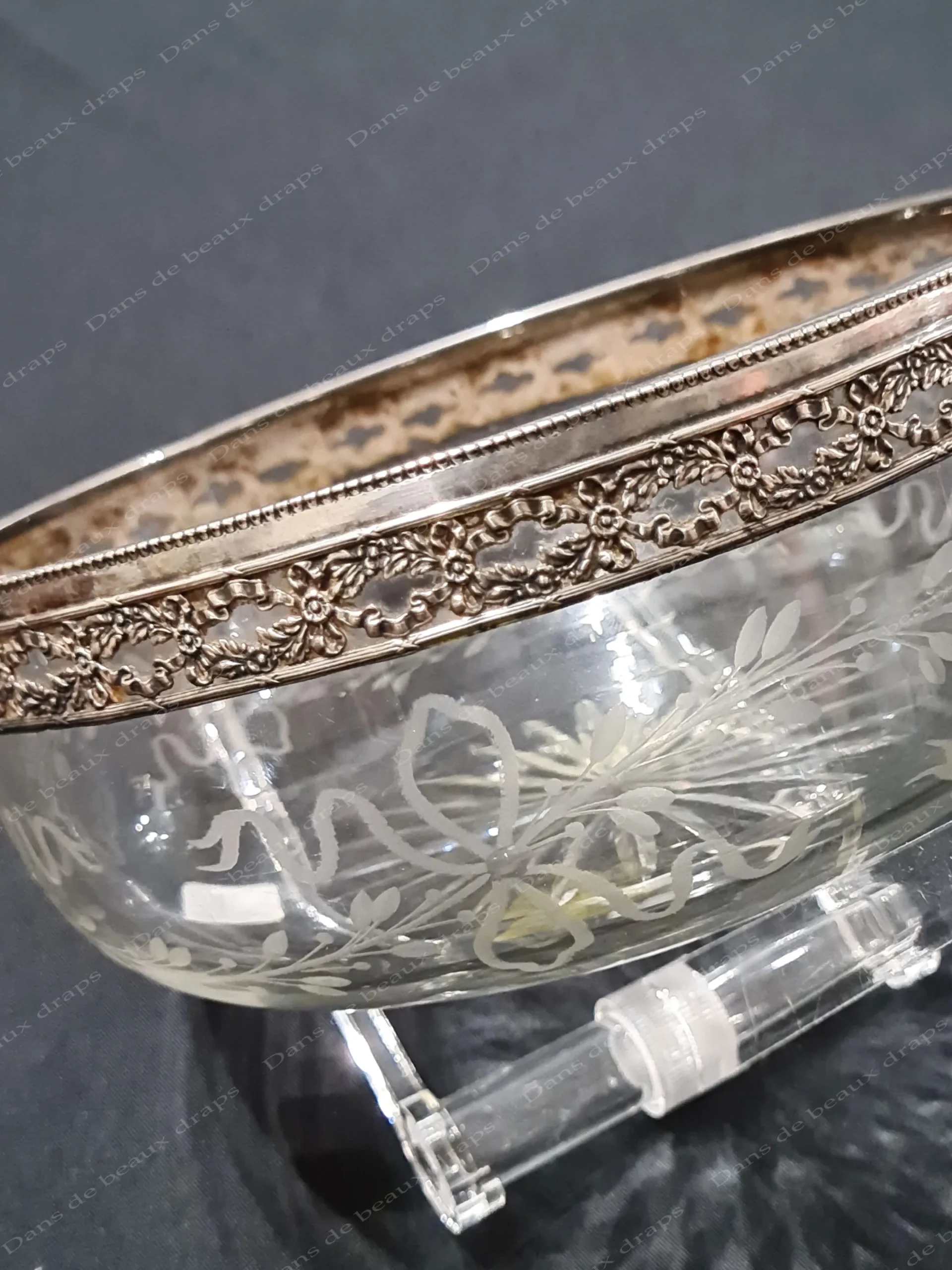 Saladier ou jatte en cristal de Baccarat à fond plat étoilé,fin XIX ème,de style Louis XVI. – Image 3