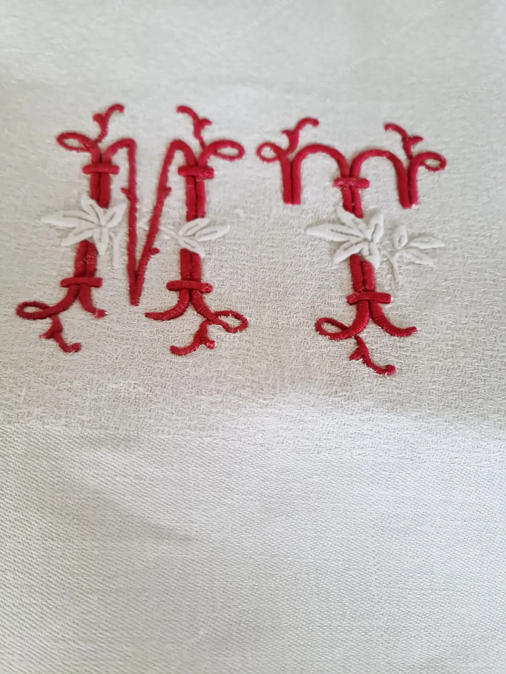 Superbe nappe en damassé de lin , 4 monogrammes MT. – Image 6