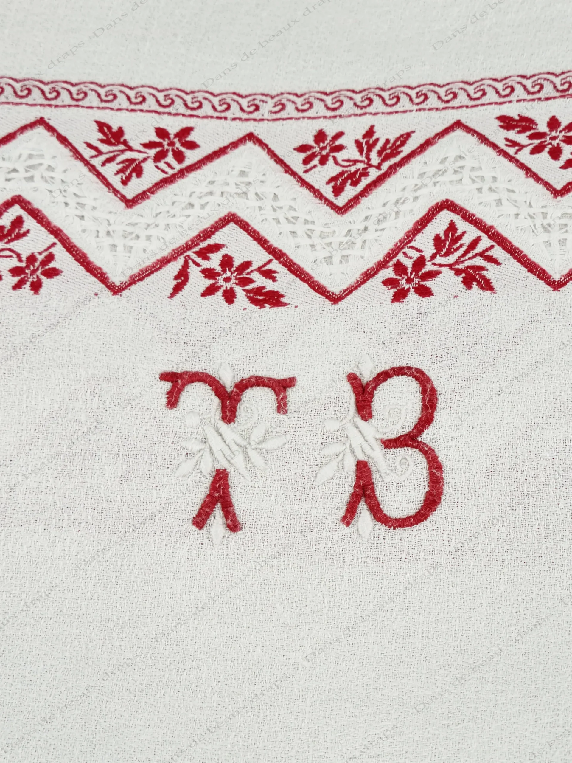 Belle série de 6 serviettes de table en lin à décor floral,XIX ème. – Image 7