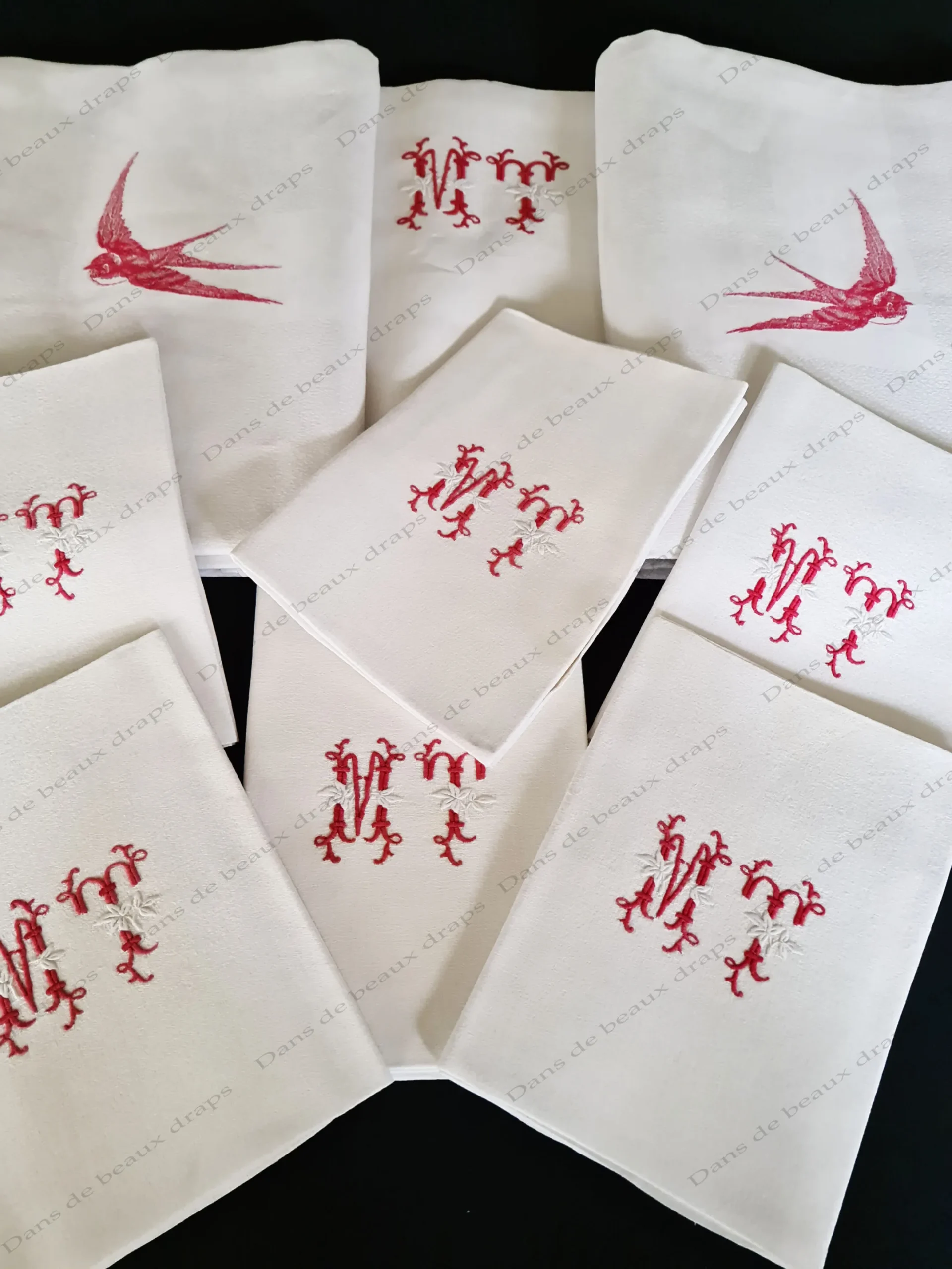 Superbe nappe en damassé de lin , 4 monogrammes MT. – Image 7