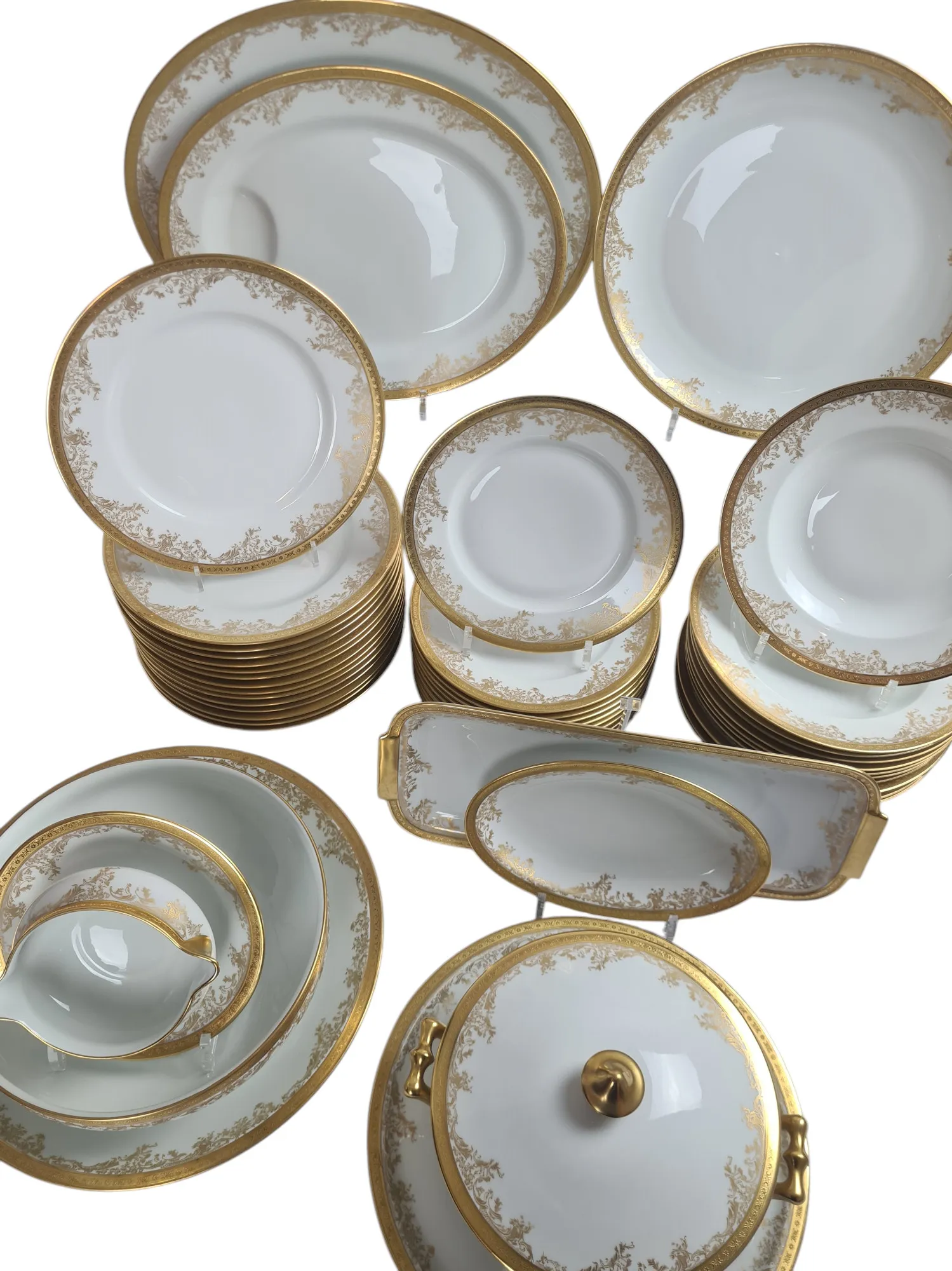 Magnifique service en porcelaine de Limoges, maison Haviland, modèle Diplomate, 59 pièces. – Image 3