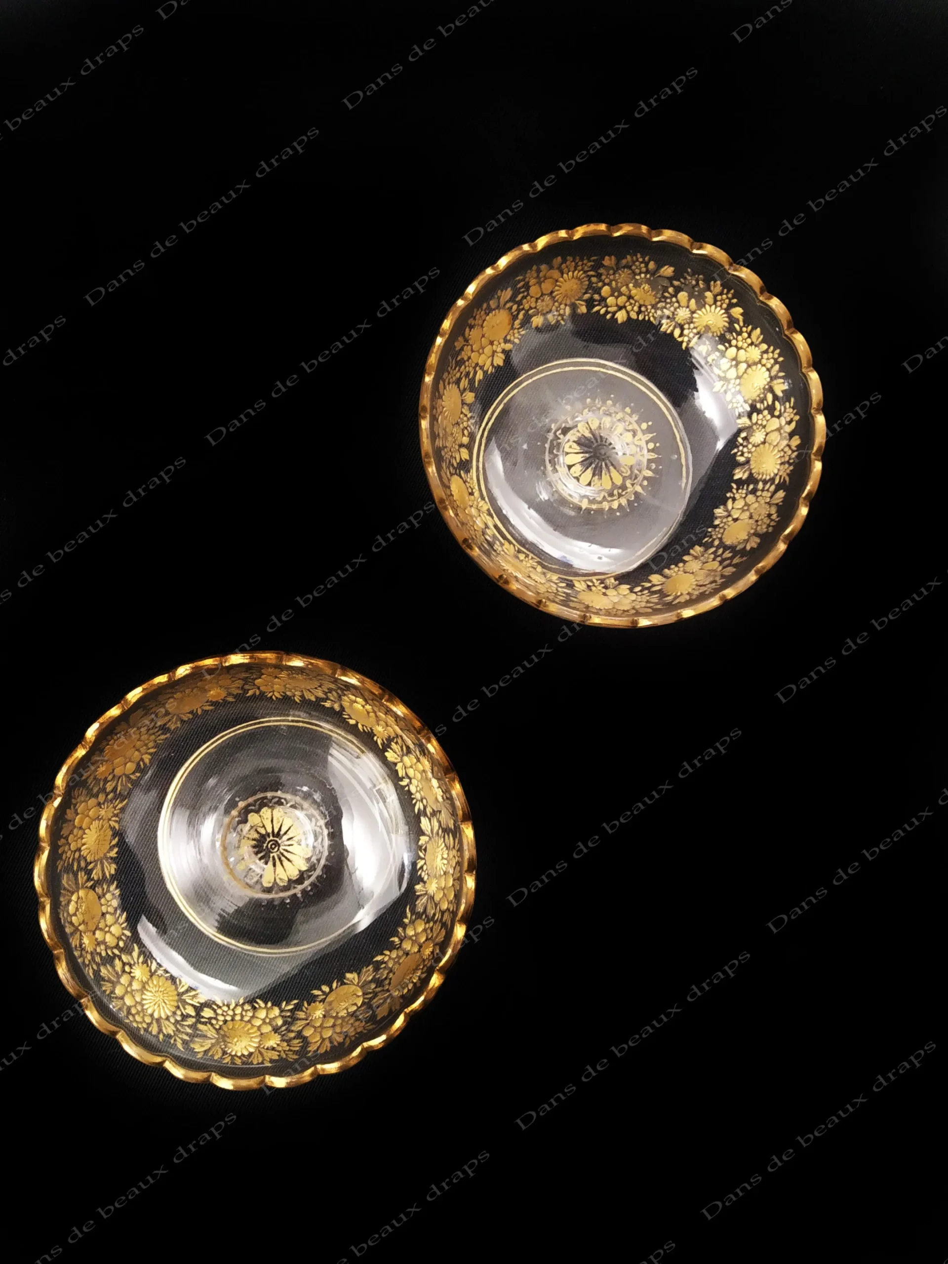 Jolie paire de petites coupelles en verre de Murano,fin XIXème dorées. – Image 2