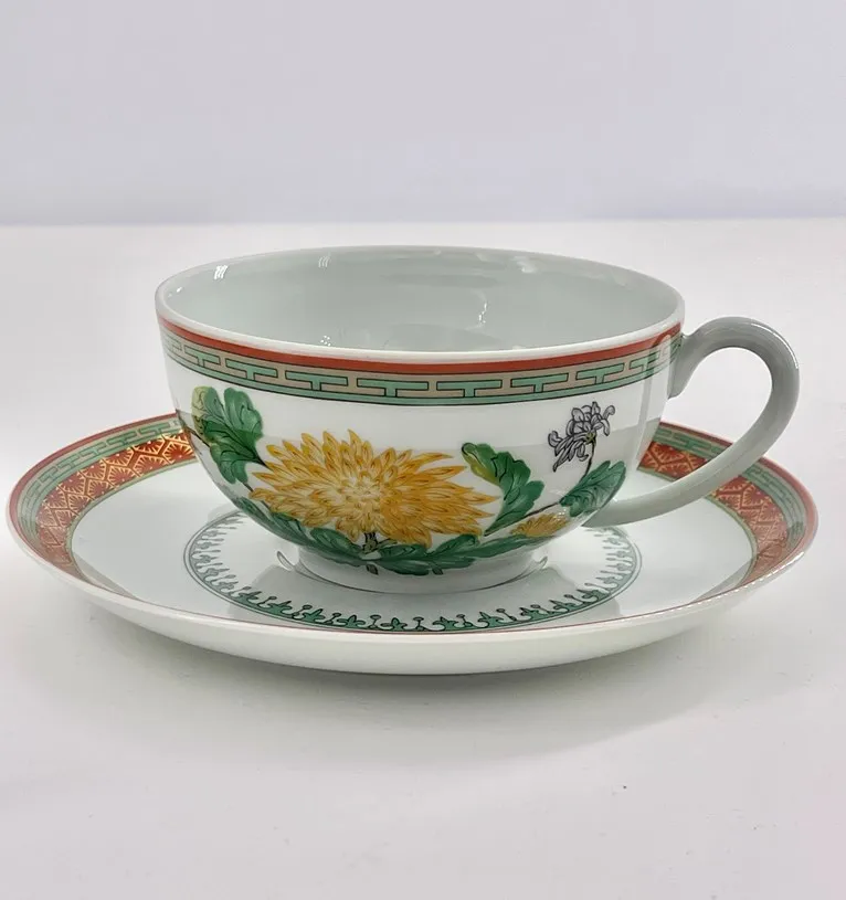Très bel ensemble de 8 paire-tasses à thé en porcelaine de Limoges, maison Haviland, modèle Chrysanthème – Image 4