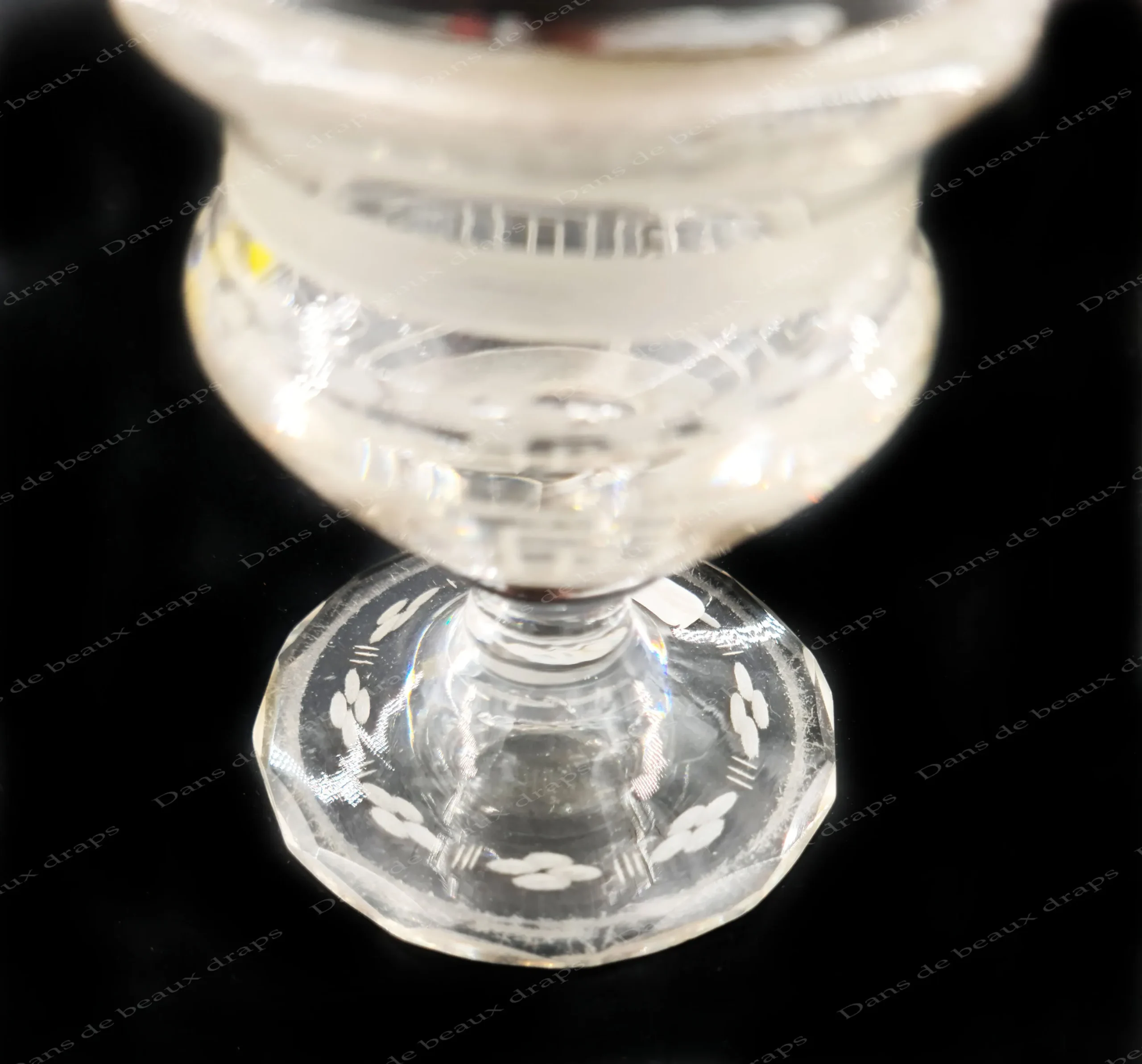 Ravissant moutardier en cristal gravé et argent,XIX ème. – Image 3