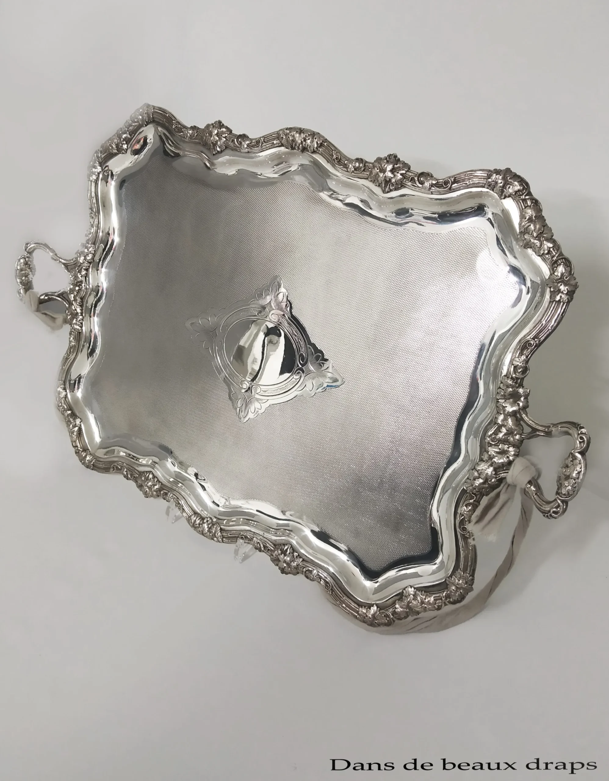 Superbe plateau rectangulaire en métal argenté,époque Napoléon III. – Image 2