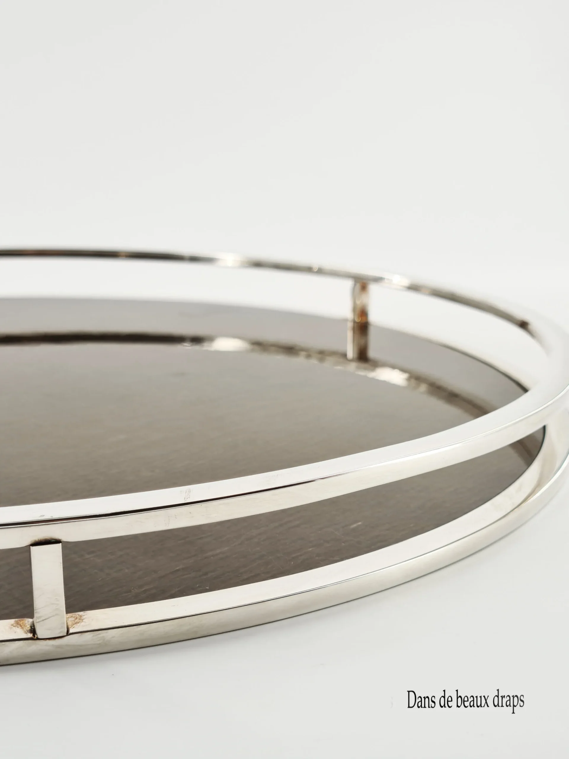 Très joli plateau rond à galerie en métal argenté, orfèvre Christofle, modèle Silver Time. – Image 2