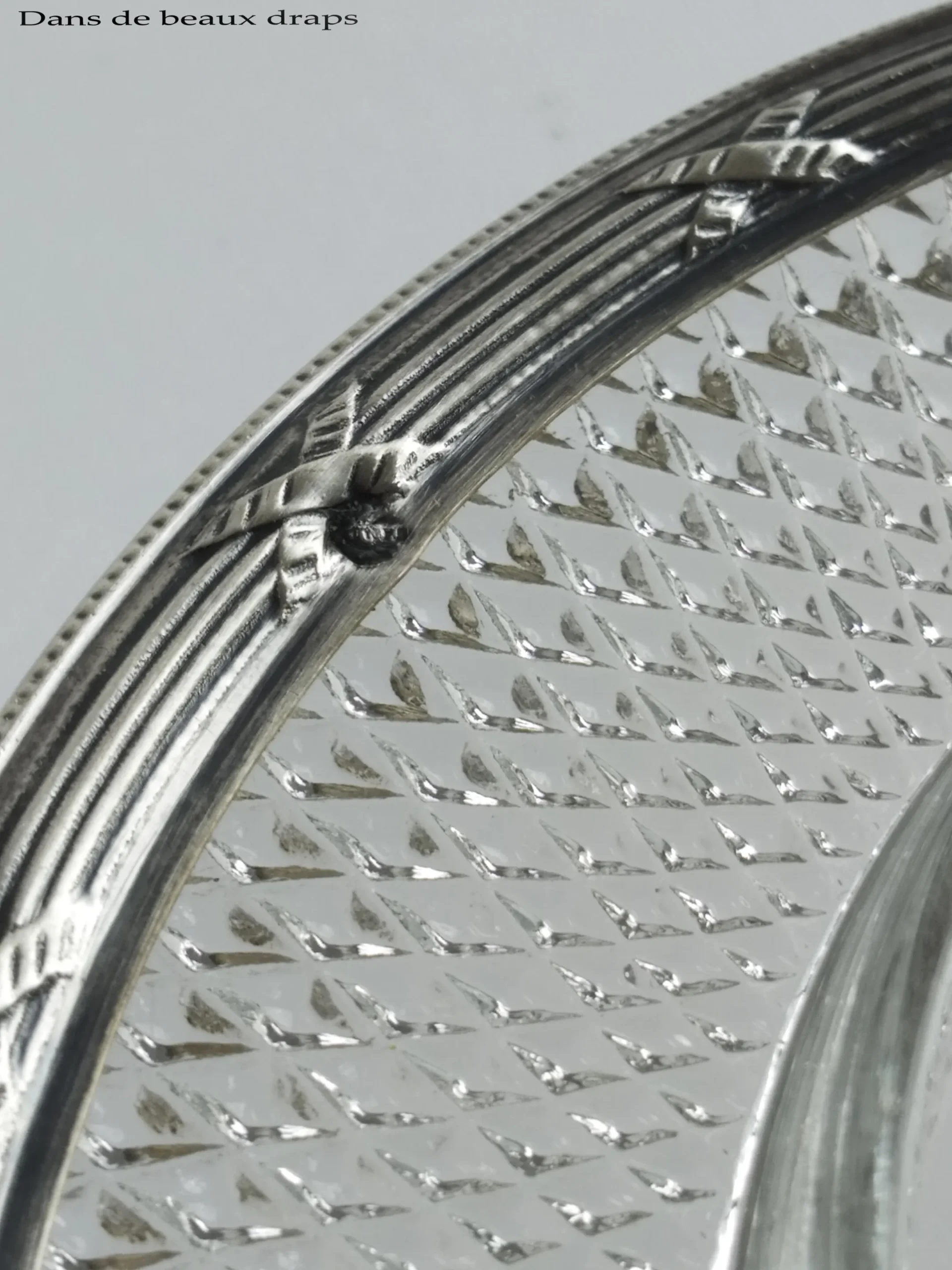 Beau beurrier couvert rond en cristal et argent. – Image 3