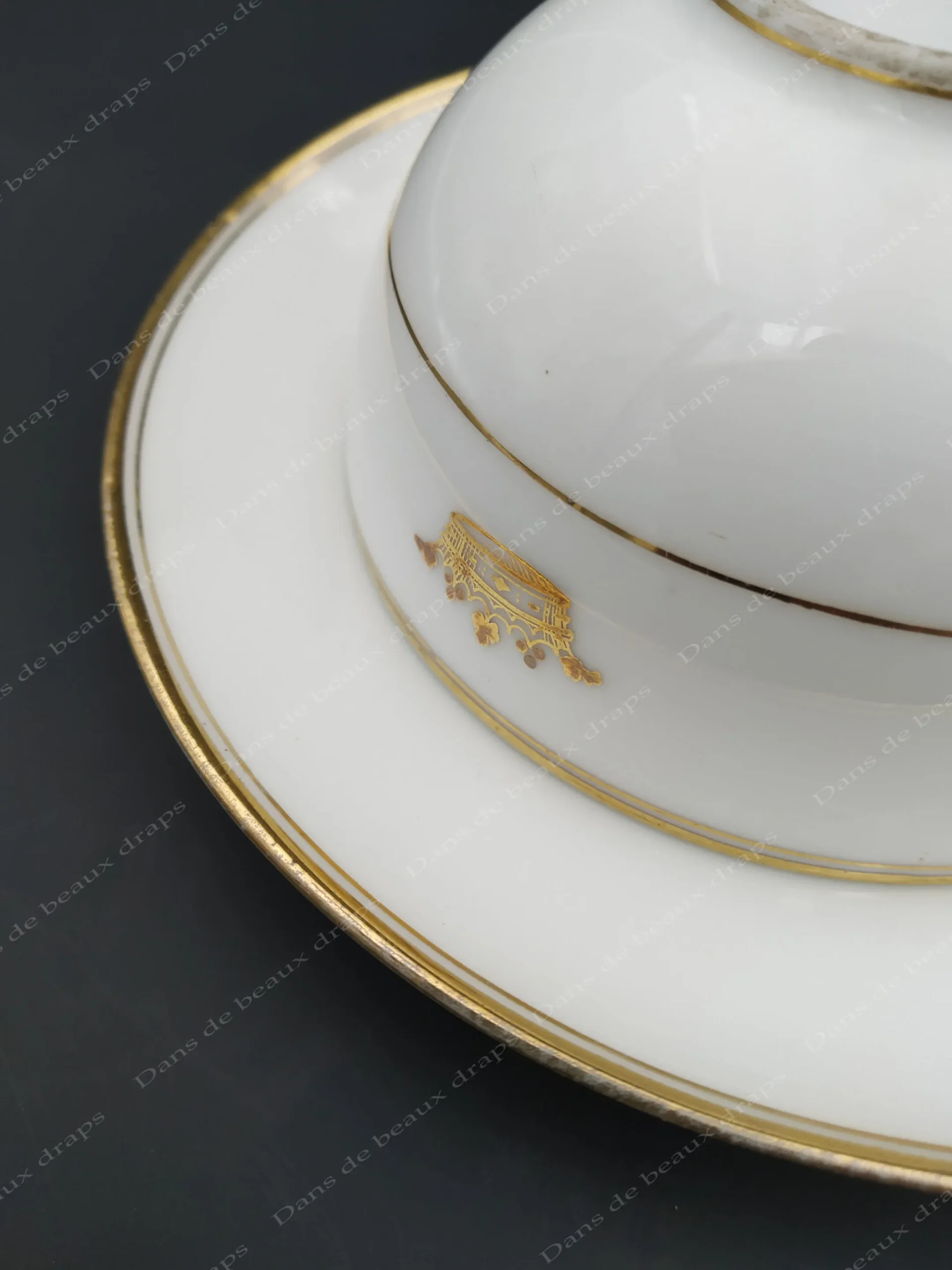 Paire-tasse à thé en porcelaine couronne de marquis – Image 2