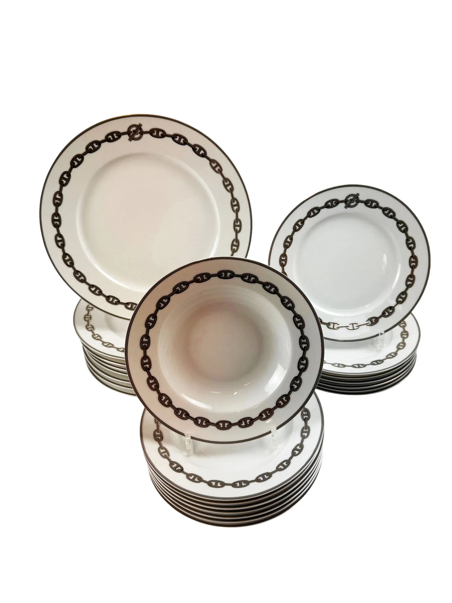 Magnifique service de table en porcelaine, maison Hermès, modèle Chaîne d’Ancre Platine, 57 pièces. – Image 5