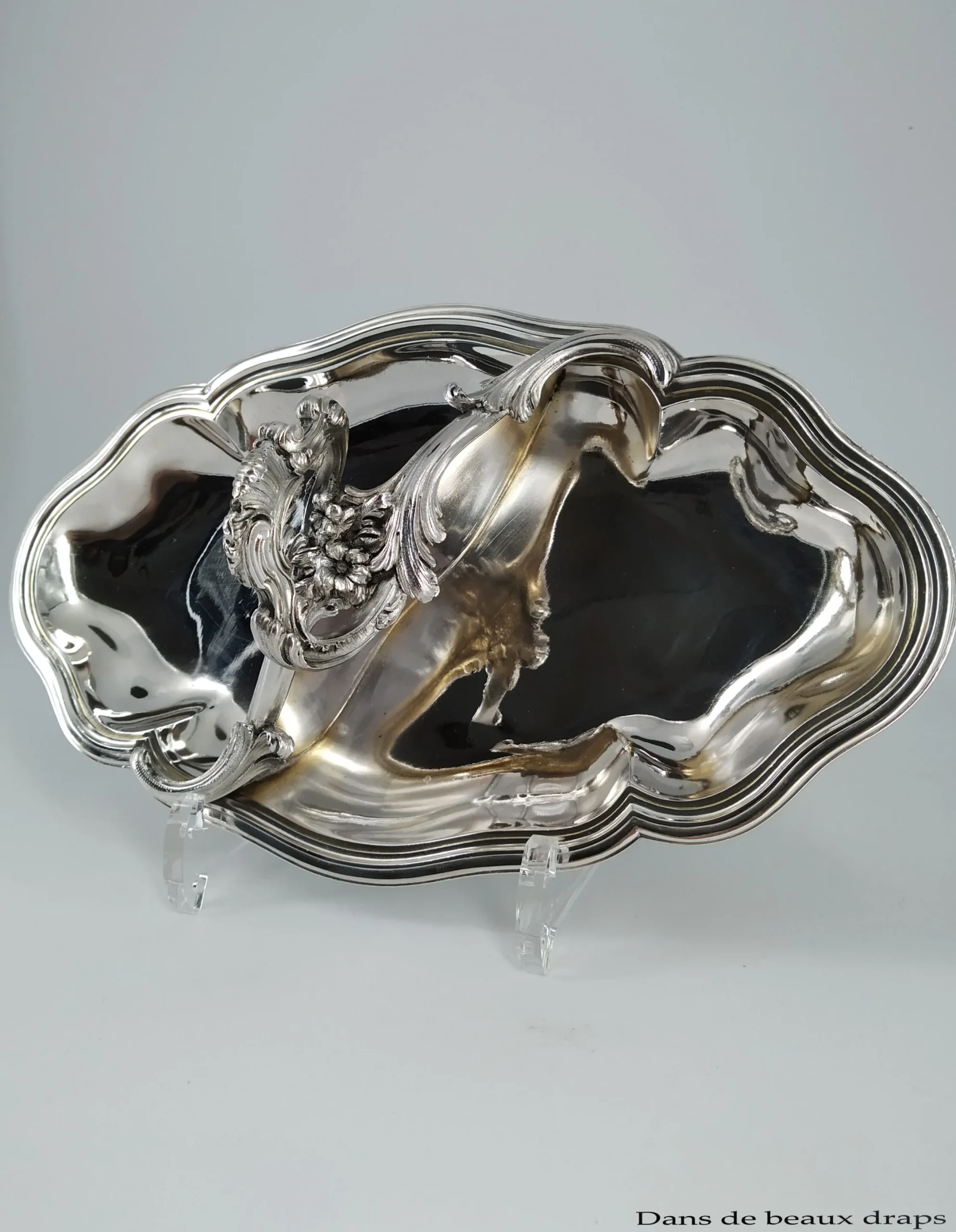 Très joli vide poche ou présentoir à doubles compartiments en argent modèle filet contour, époque 1900 – Image 5