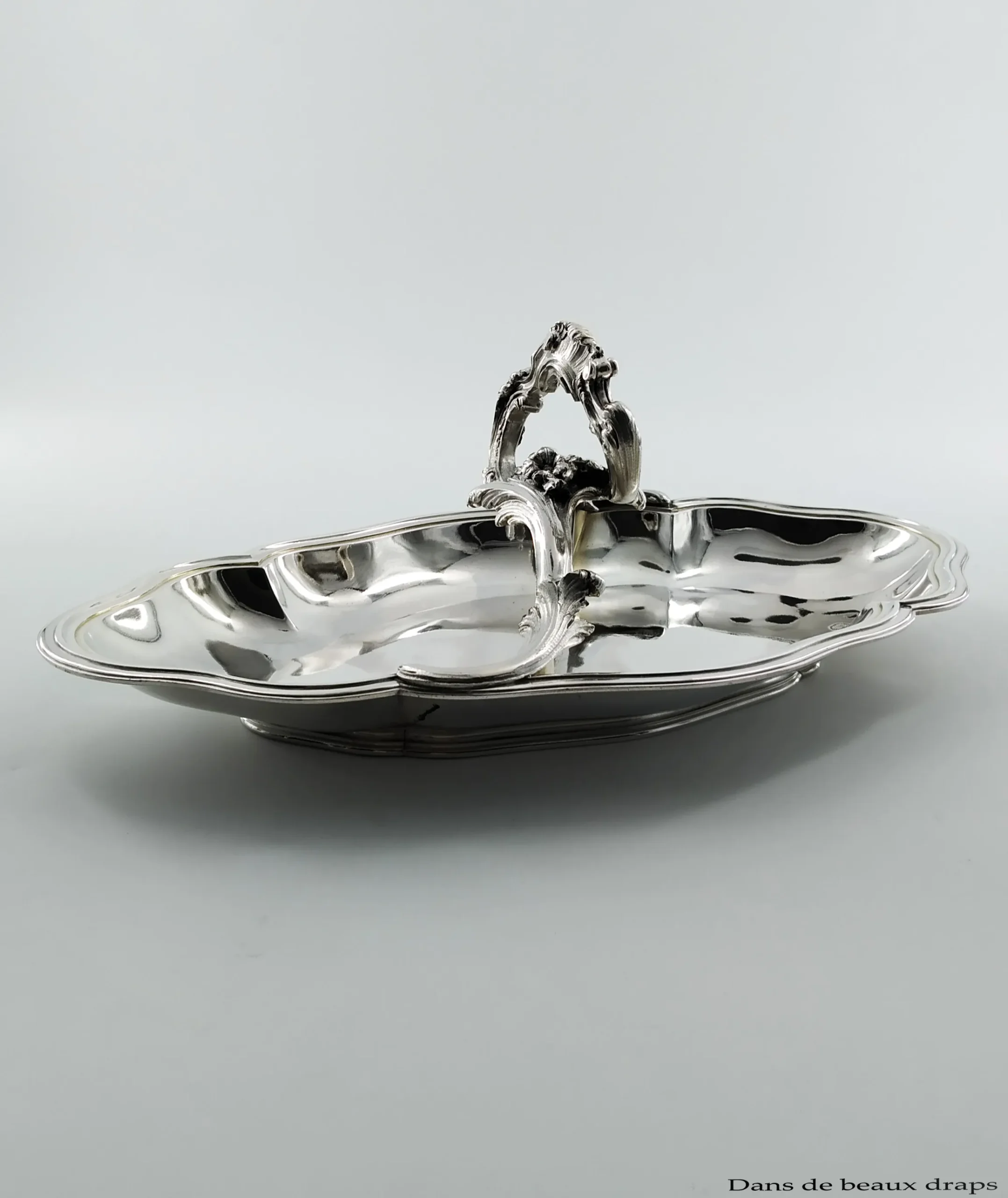 Très joli vide poche ou présentoir à doubles compartiments en argent modèle filet contour, époque 1900 – Image 4