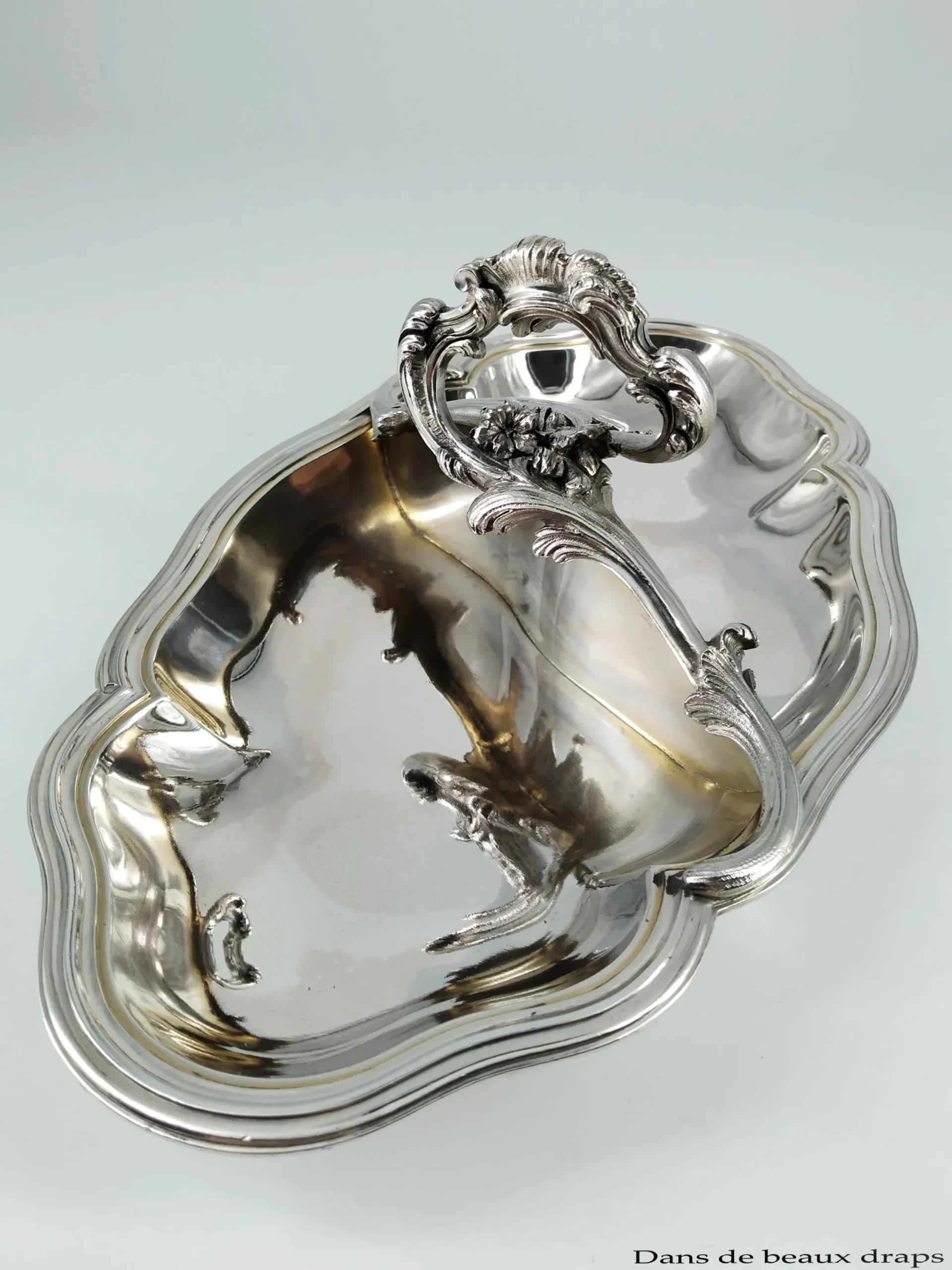 Très joli vide poche ou présentoir à doubles compartiments en argent modèle filet contour, époque 1900 – Image 3