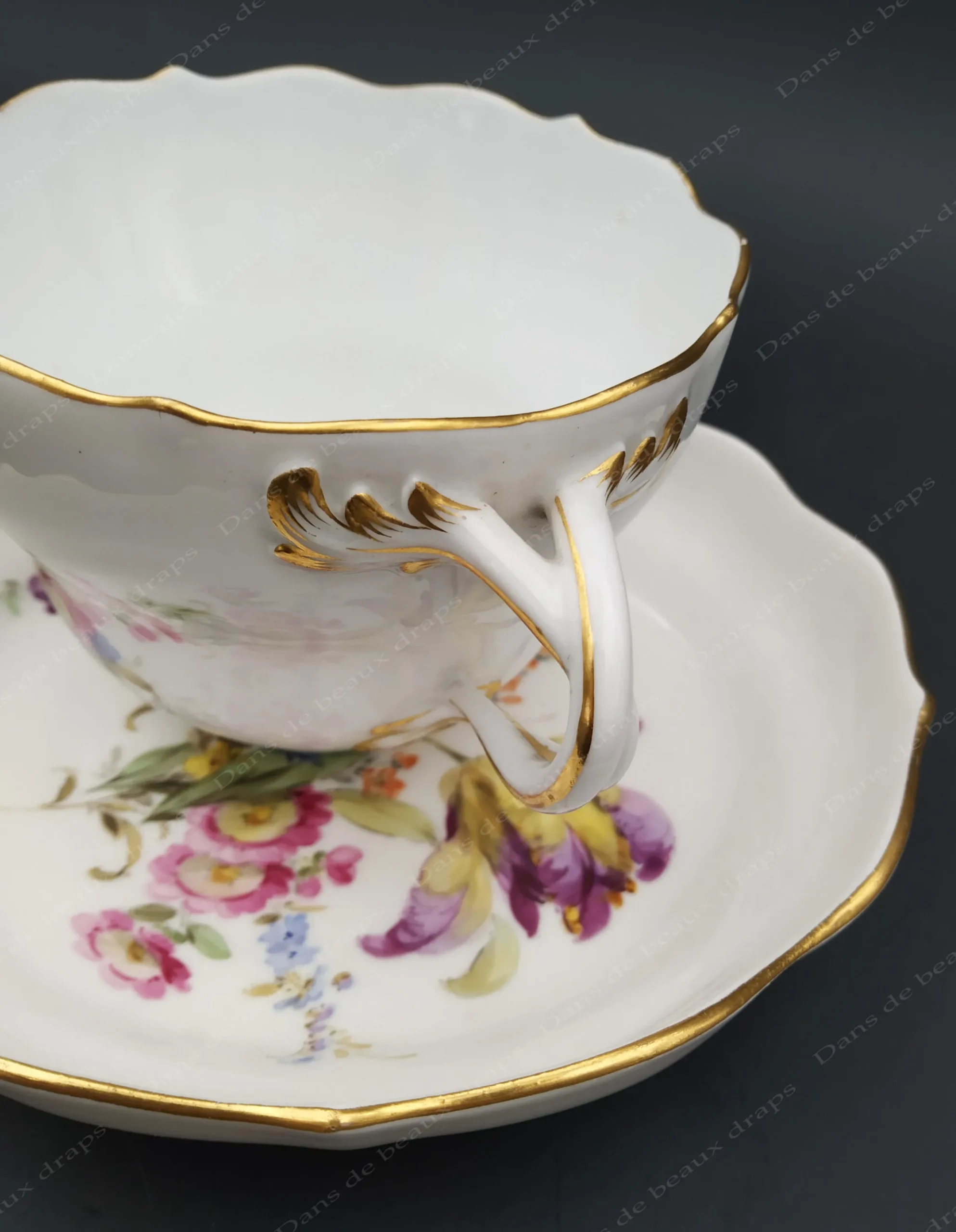 Très joli déjeuner en porcelaine de Saxe (Meissen),à décor floral. – Image 3