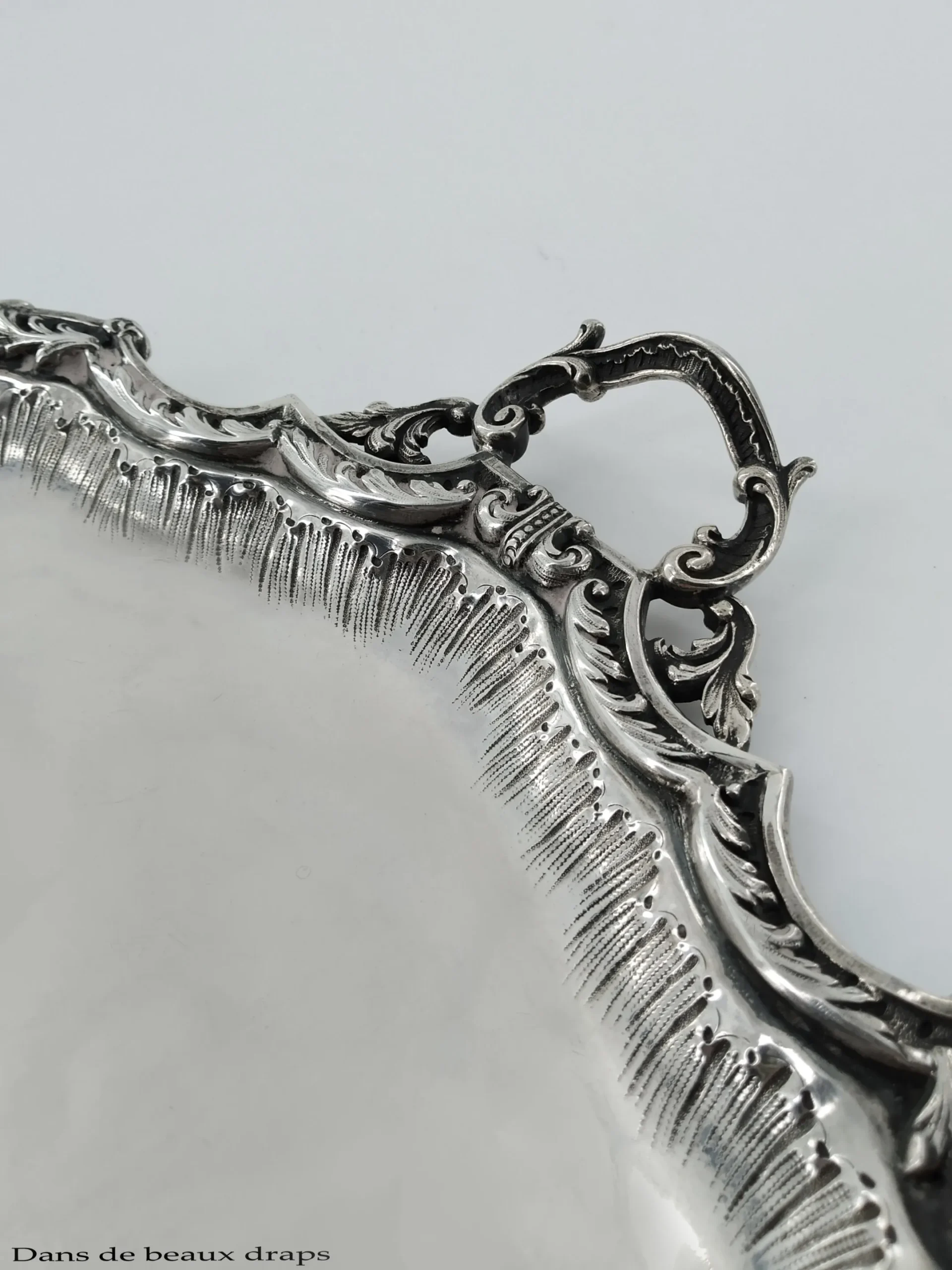 Ravissant petit plateau à courrier en argent, fin XIX ème, de style rocaille – Image 3