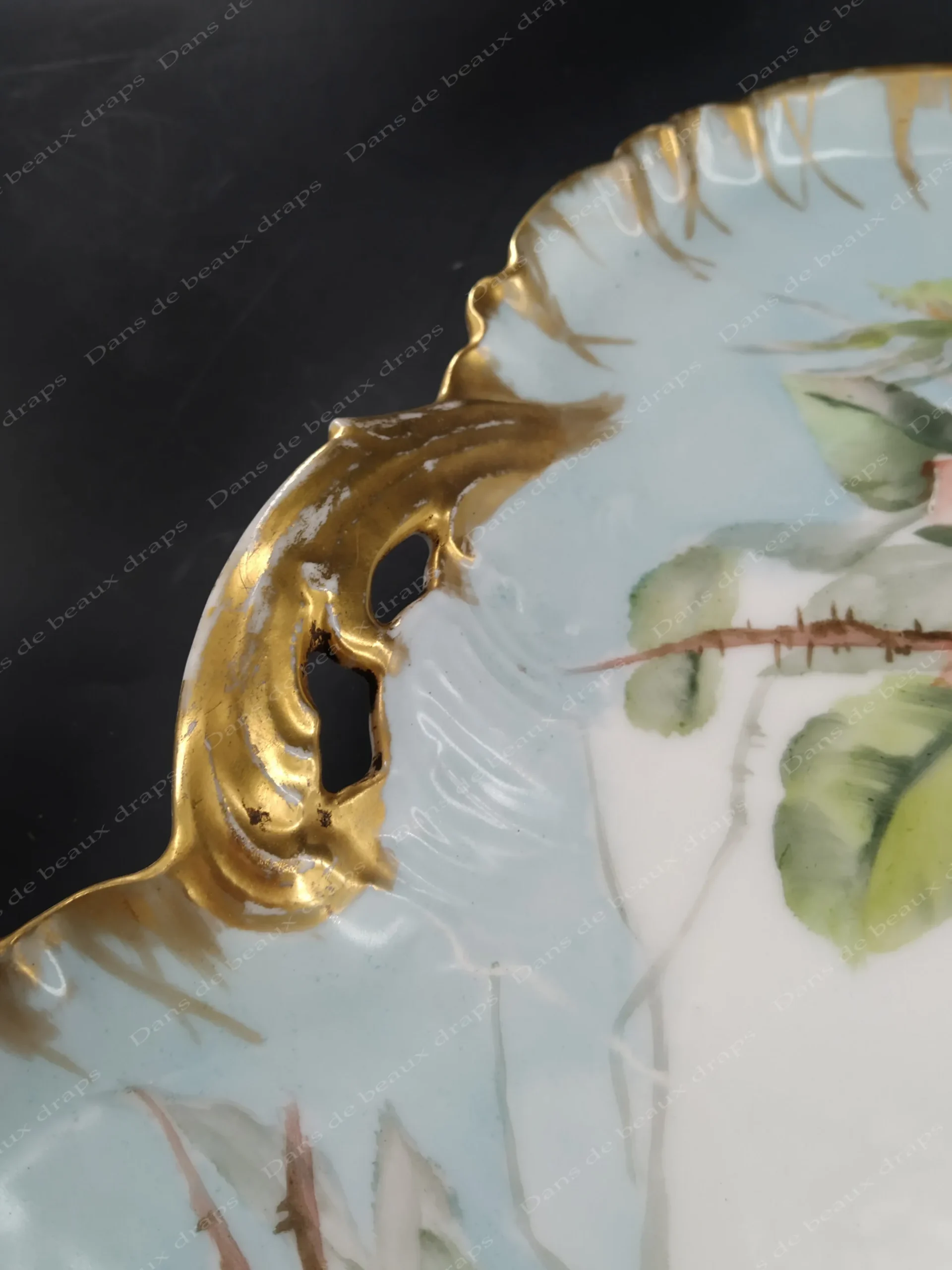 Très joli plateau en porcelaine de Limoges à décor floral. – Image 3