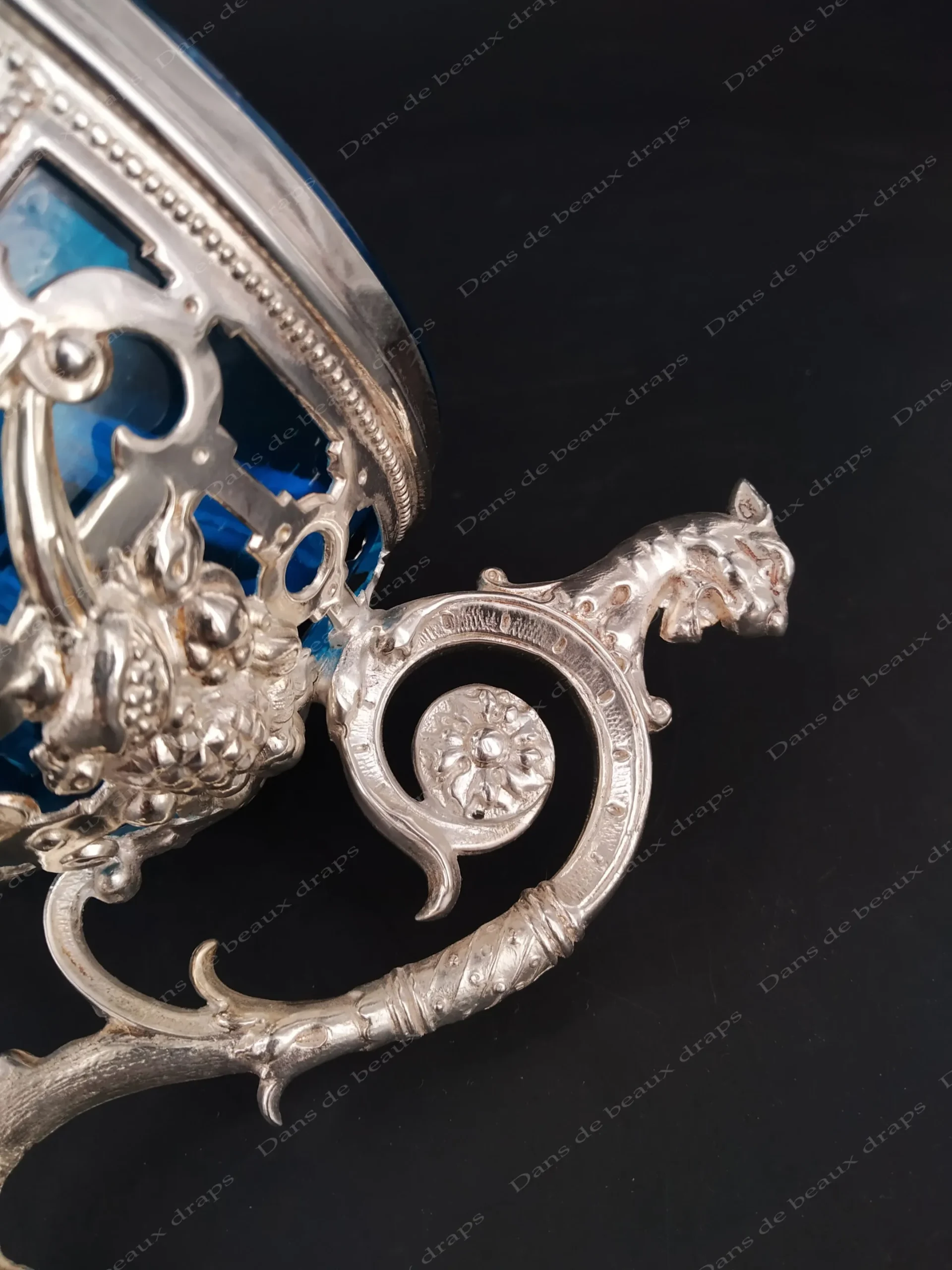 Joli drageoir ovale en métal argenté et son intérieur bleu turquoise,orfèvre WMF. – Image 5