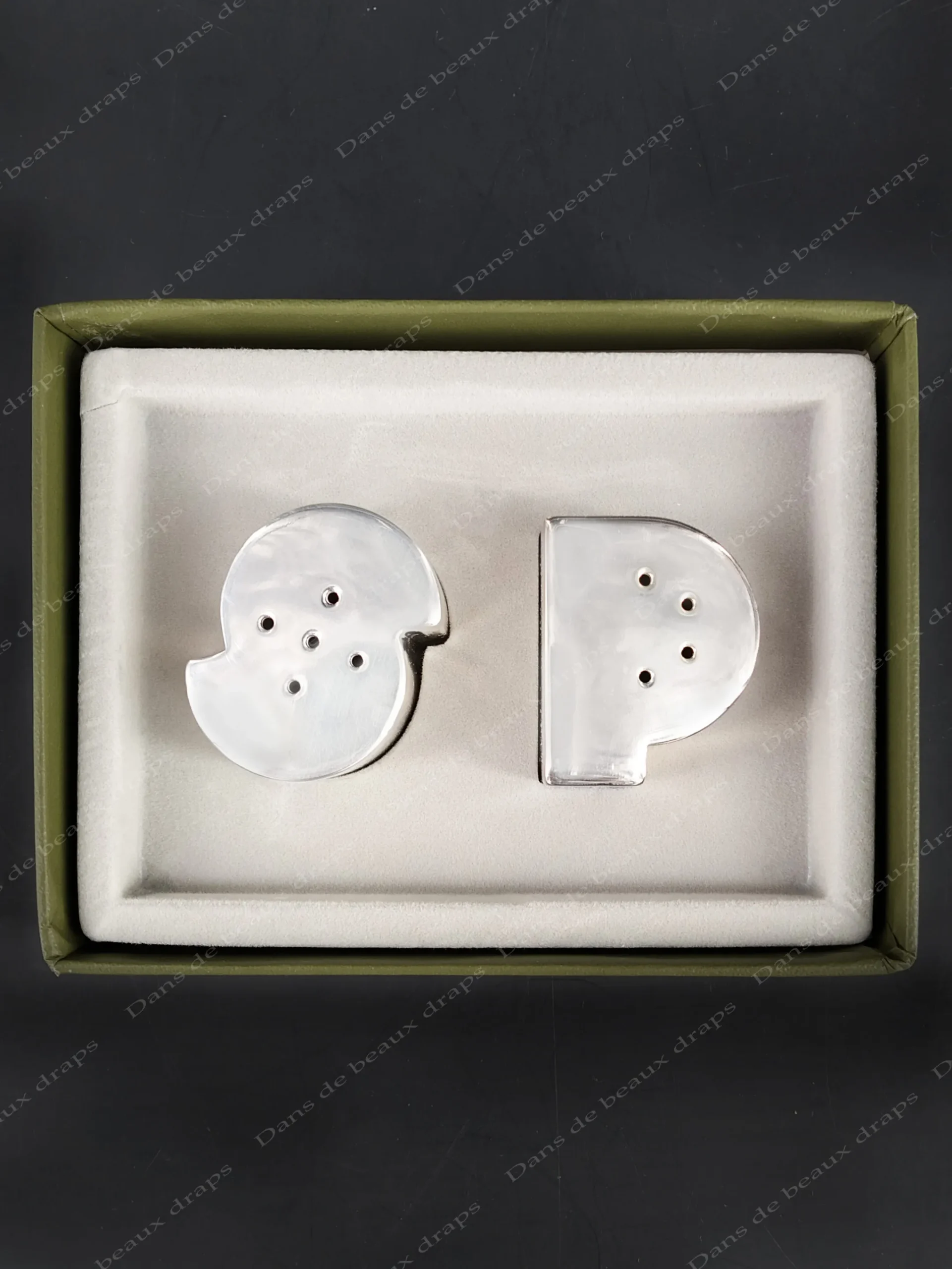 Salière et poivrier en métal argenté,modèle Ludique,Christofle,Paris. – Image 2