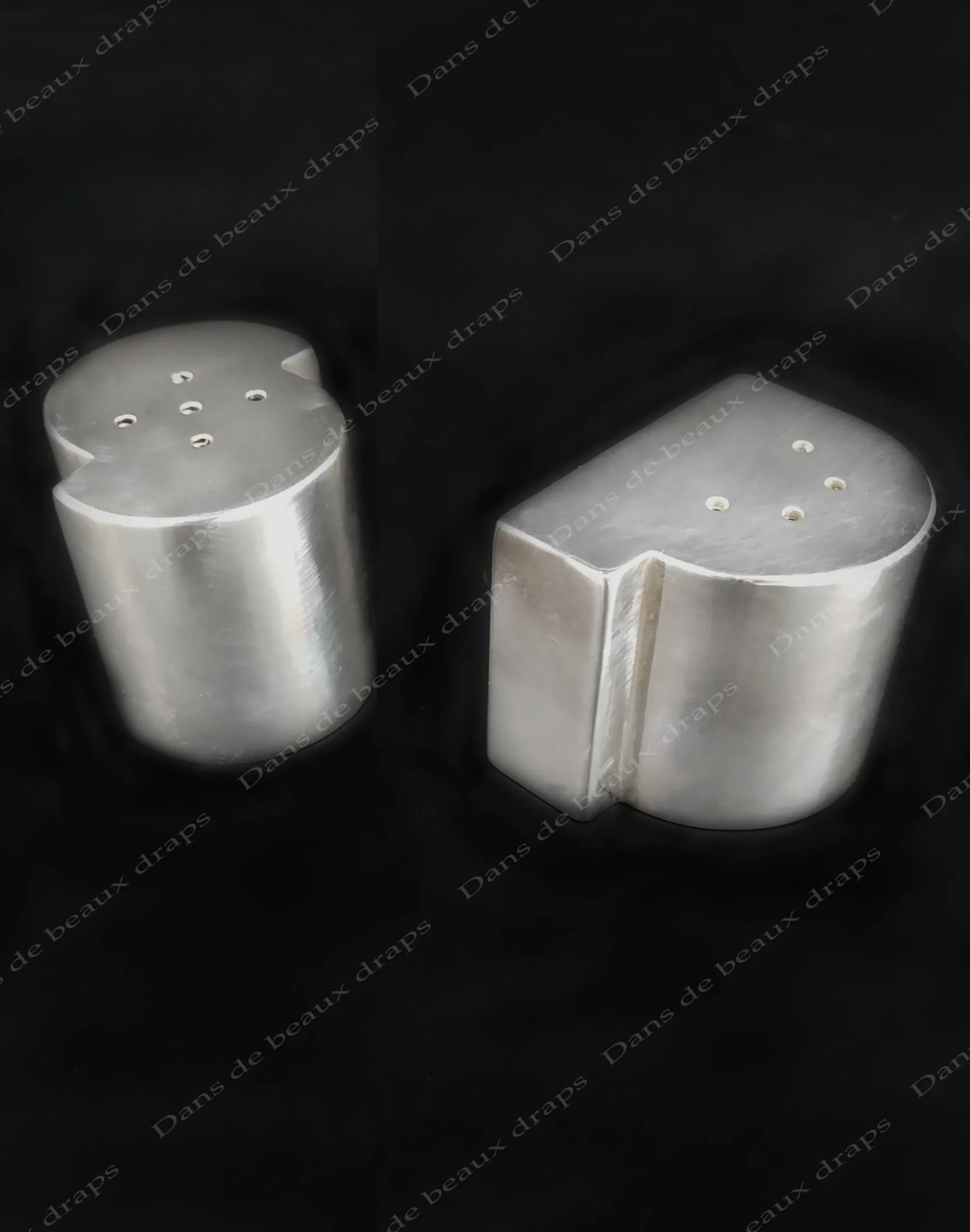 Salière et poivrier en métal argenté,modèle Ludique,Christofle,Paris. – Image 3