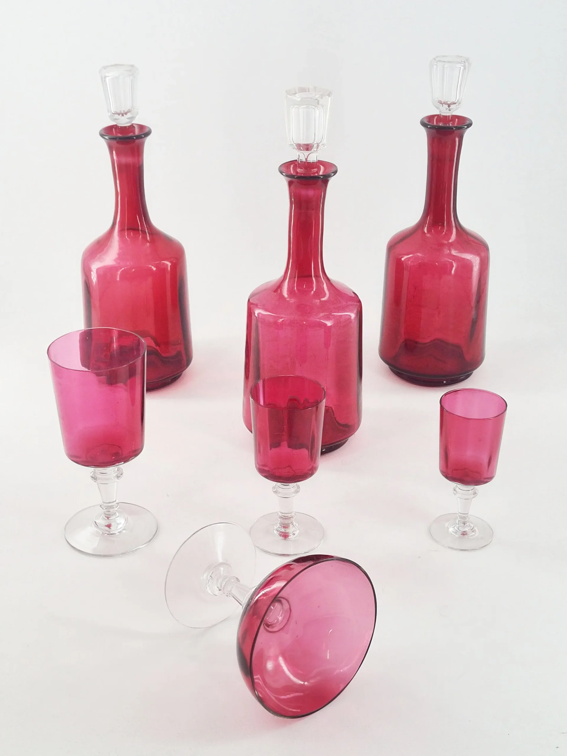 Très beau service de verres, couleur « gorge de pigeon », verrerie de Portieux, fin XIXème, 51 pièces. – Image 3