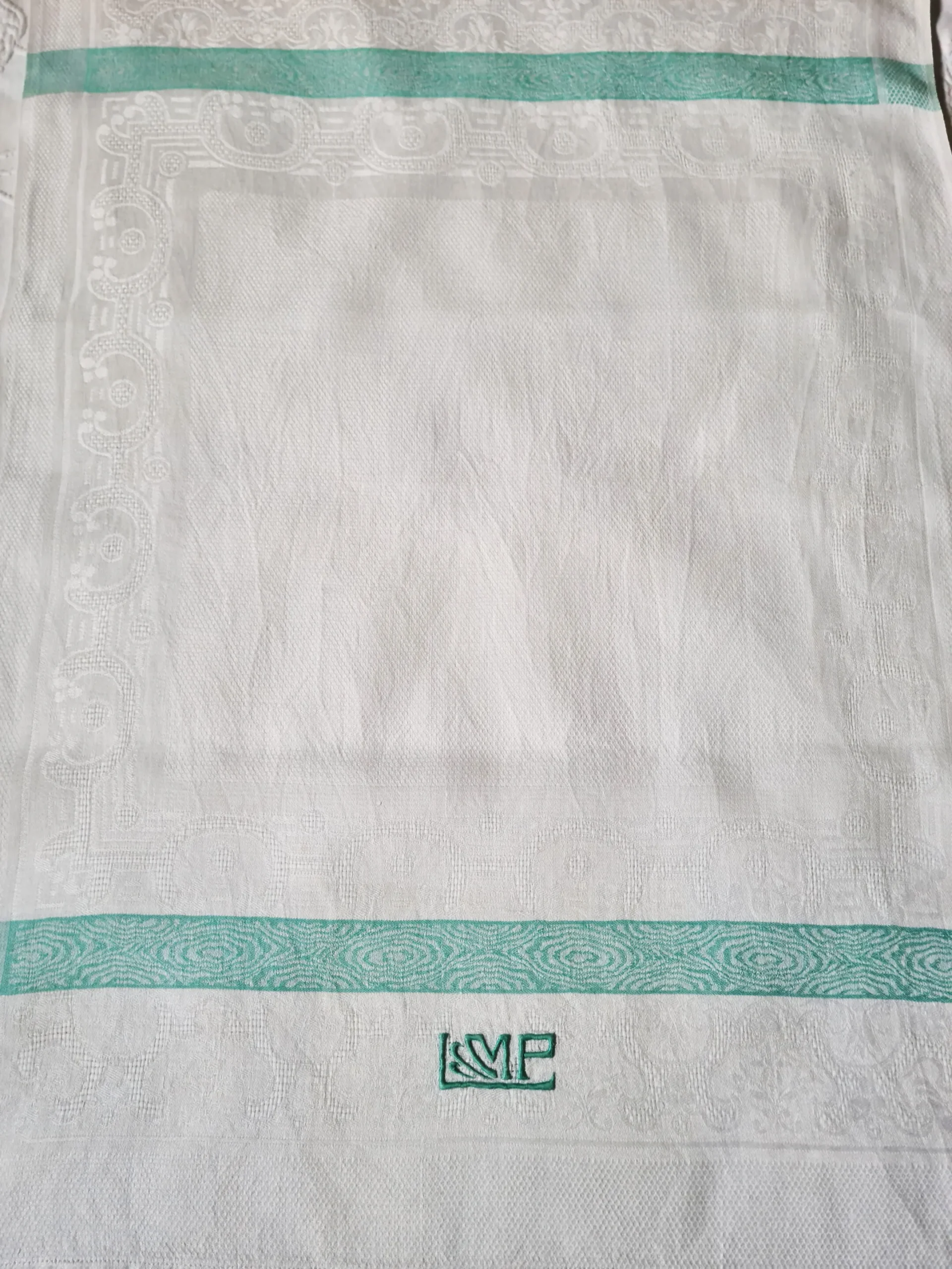 Serviette de visage en lin à liteaux vert d’eau,époque art déco,monogramme MP. – Image 3