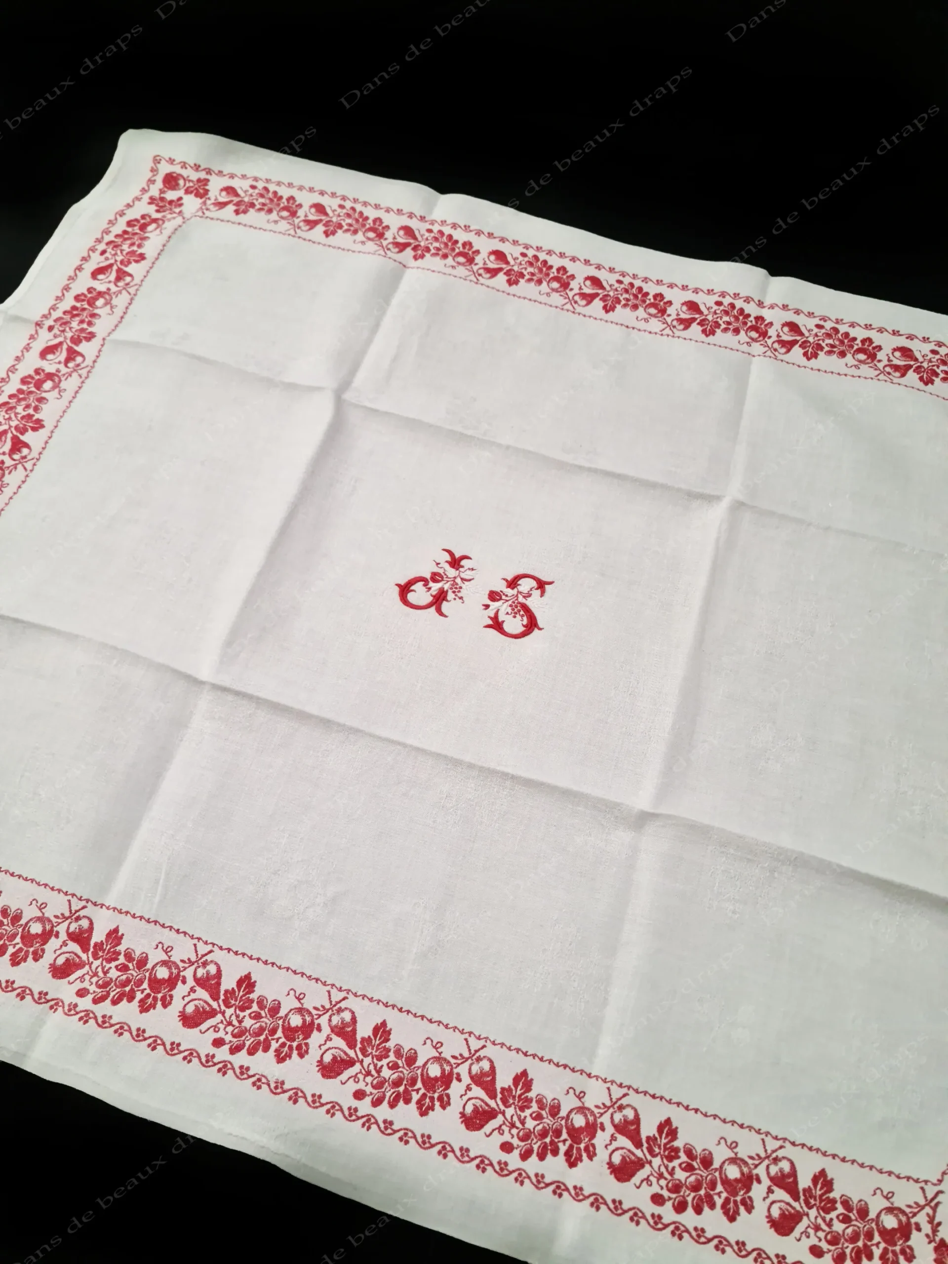 Rare série de 15 serviettes de table en damassé de lin à liteaux,décor de fruits,XIX ème. – Image 4