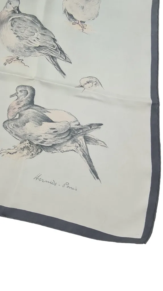 Rare foulard Hermès modèle » Tourterelles », design Xavier de Poret, 1956 – Image 3