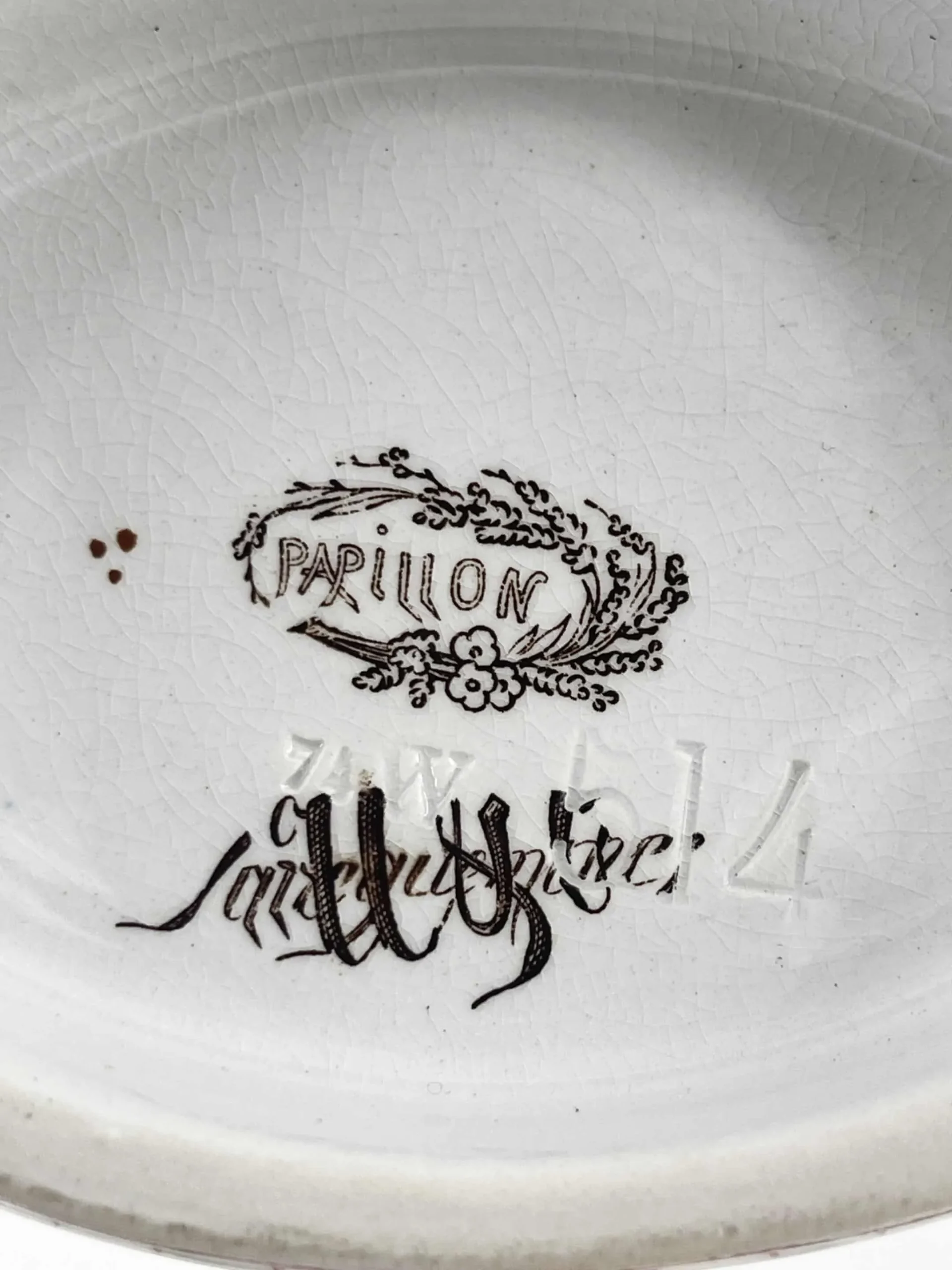 Exceptionnel porte-menu en faïence de Sarreguemines modèle Papillon, XIXème – Image 4