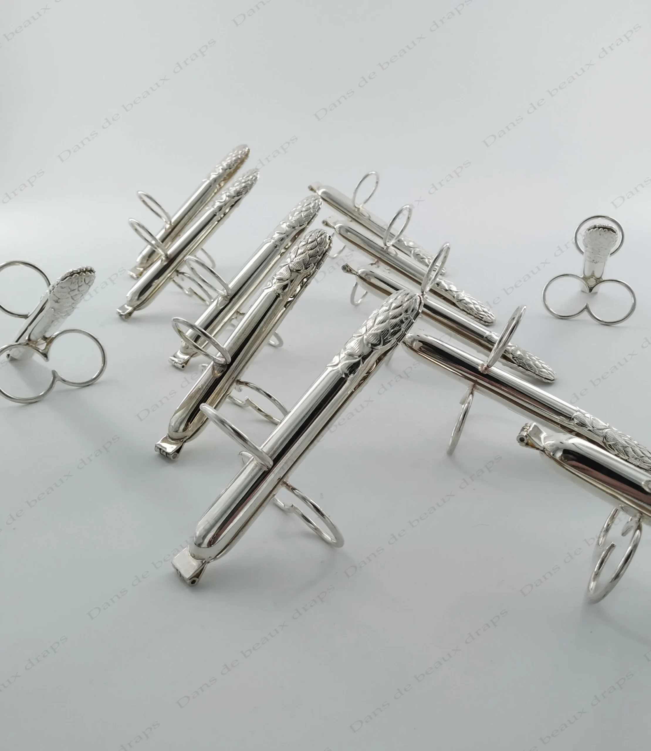 Rare suite de 6 pinces à asperges individuelles en métal argenté,orfèvre Christofle. – Image 5