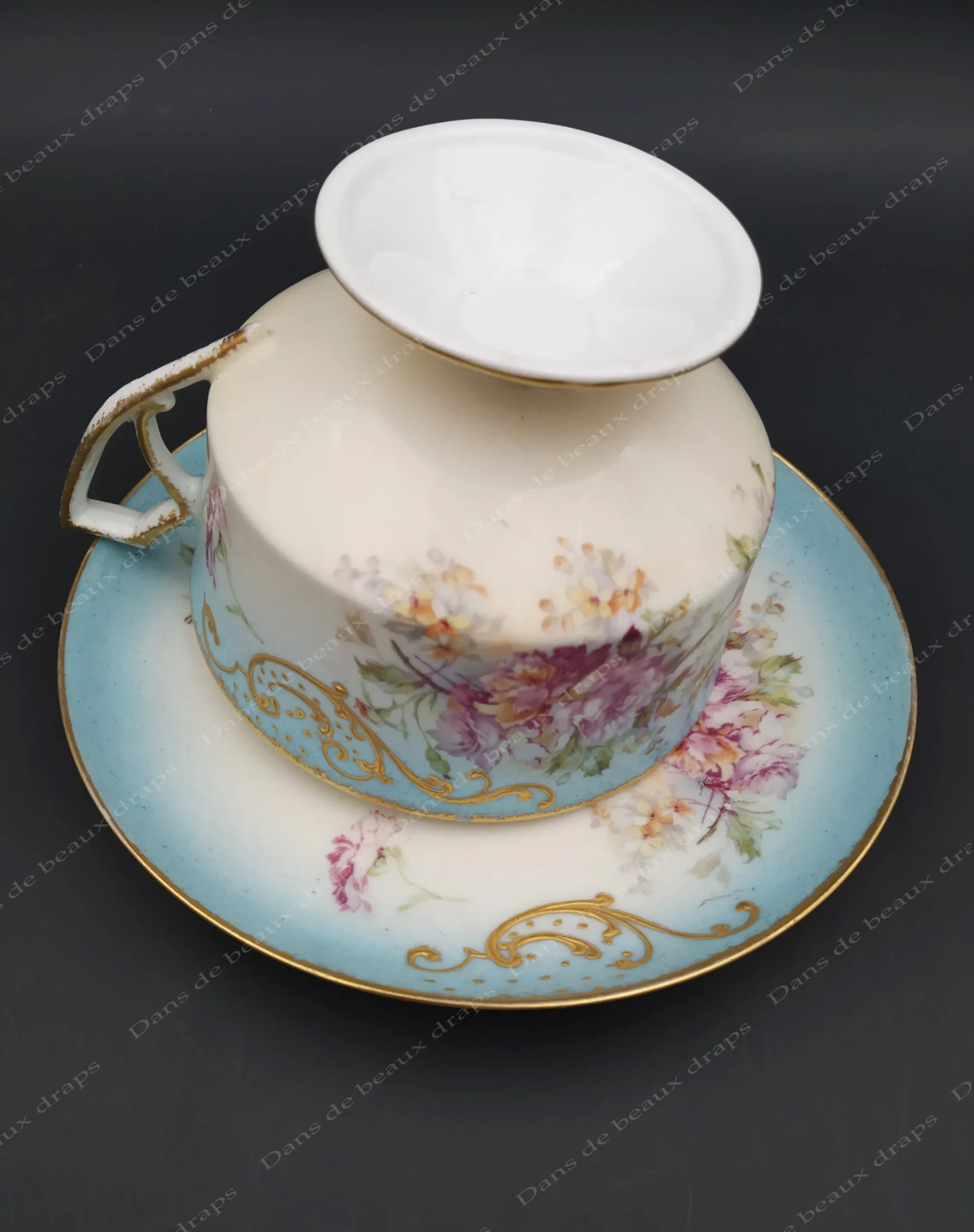 Joli déjeuner en porcelaine à décor floral fin 19ème. – Image 4