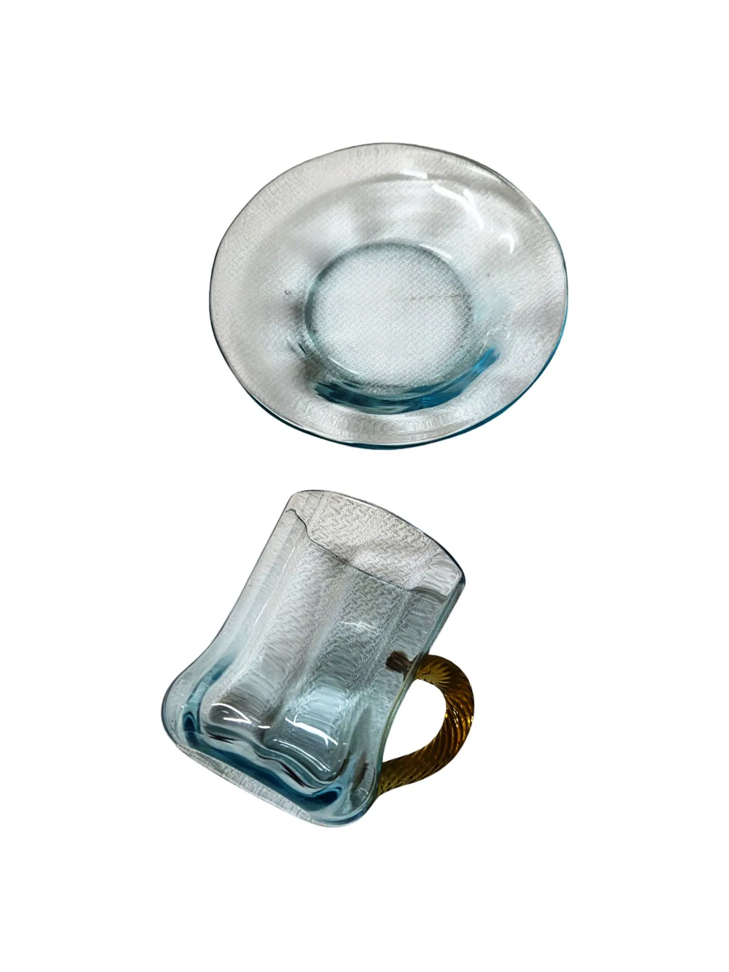 Très jolie tasse et sa sous-tasse en verre, modèle dit »George Sand », cristalleries de Portieux. – Image 5