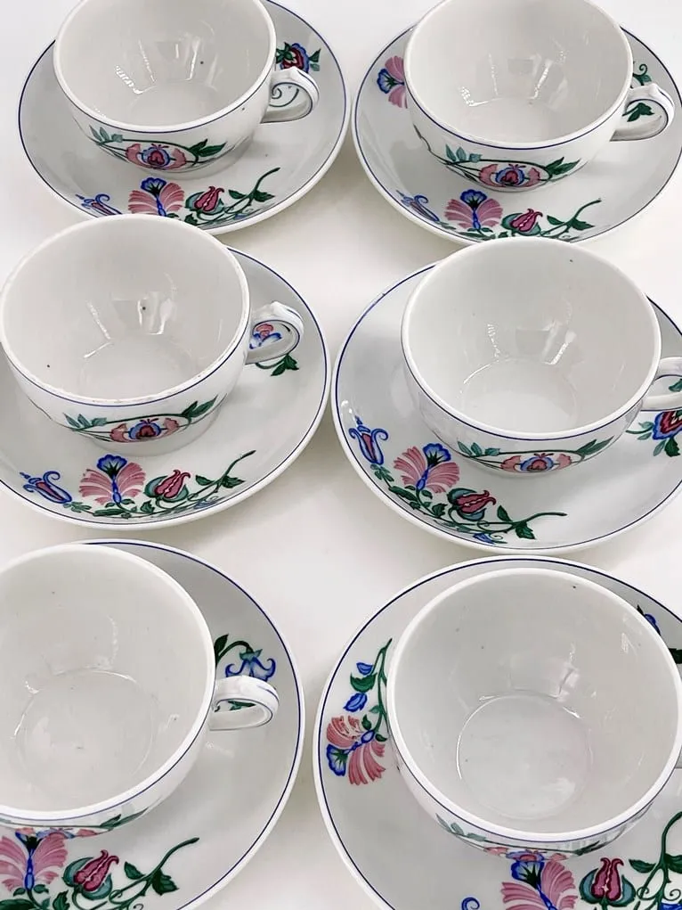 Joli ensemble de 6 paire-tasses à thé en porcelaine de Limoges, décor floral – Image 4