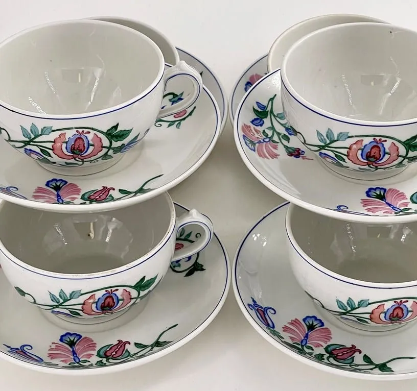 Joli ensemble de 6 paire-tasses à thé en porcelaine de Limoges, décor floral – Image 3