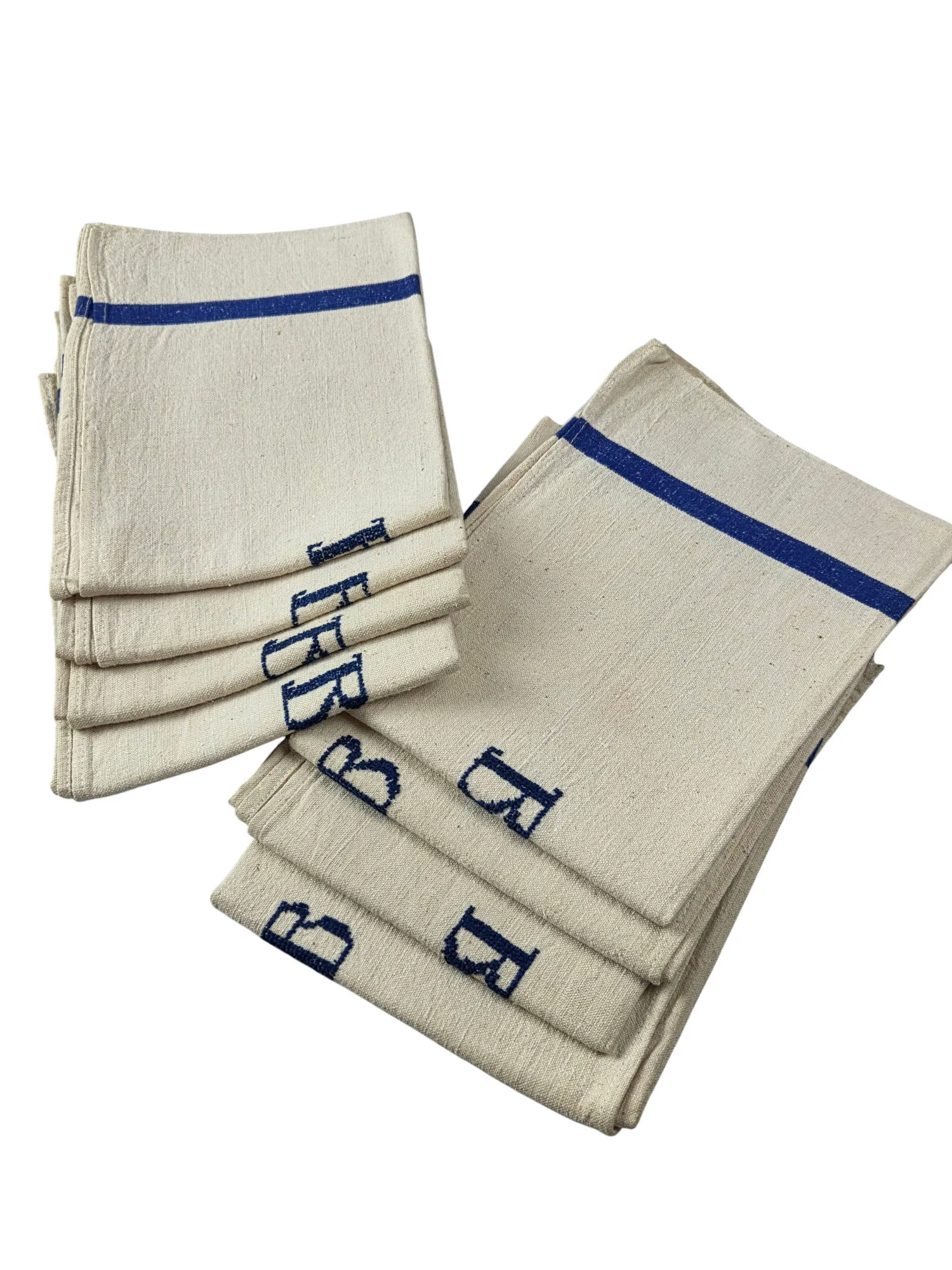 Rare série de 8 torchons en lin liteaux bleus , monogramme B. – Image 3