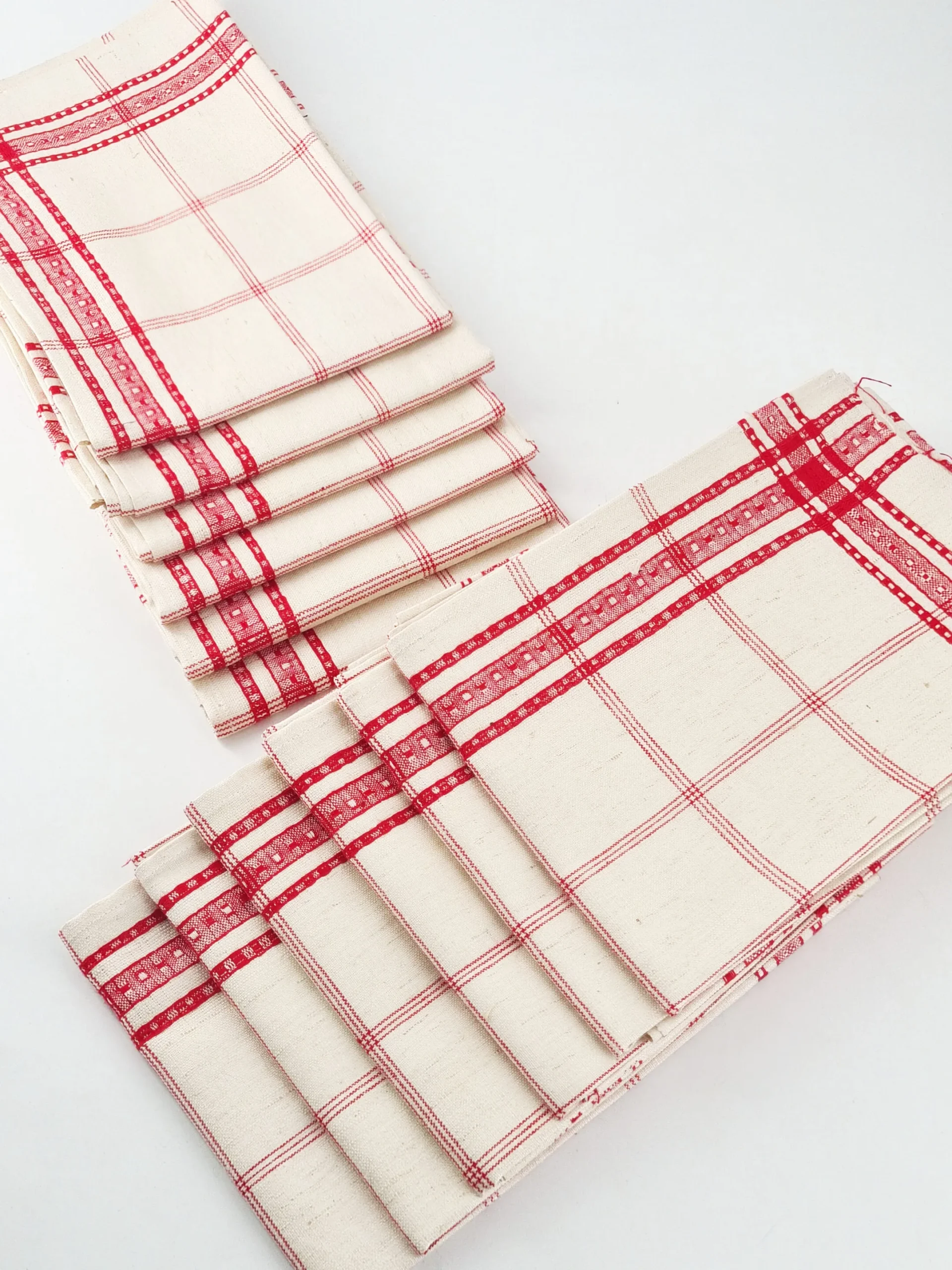Beau torchon ancien en lin à liteaux rouges. – Image 3