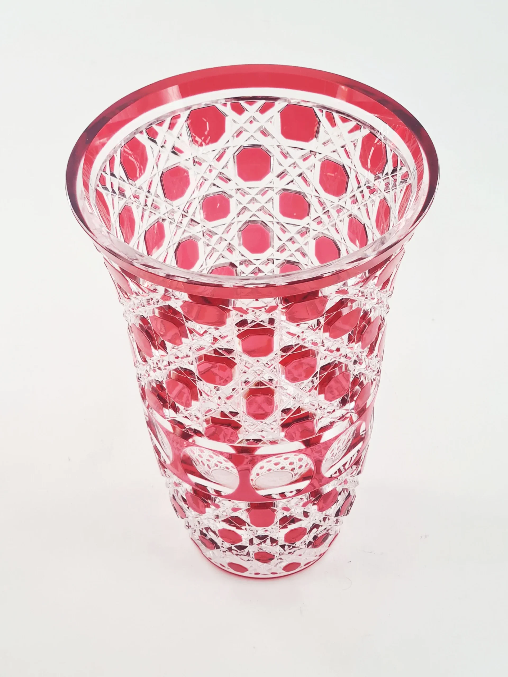 Superbe vase en cristal de Baccarat doublé rouge – Image 3