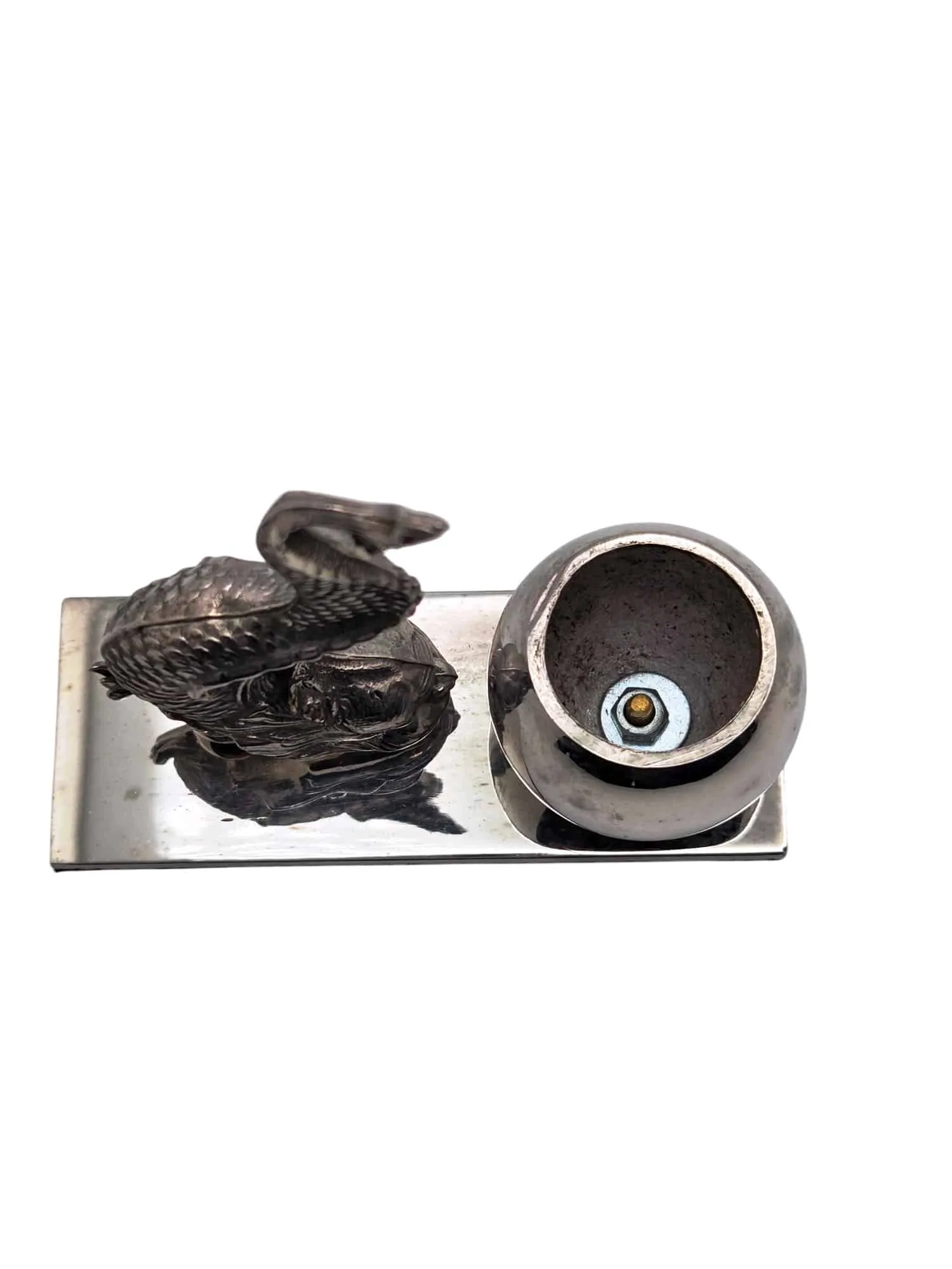 Amusante série de 6 vases de table ou salerons individuels en métal argenté à décor de dauphin. – Image 6