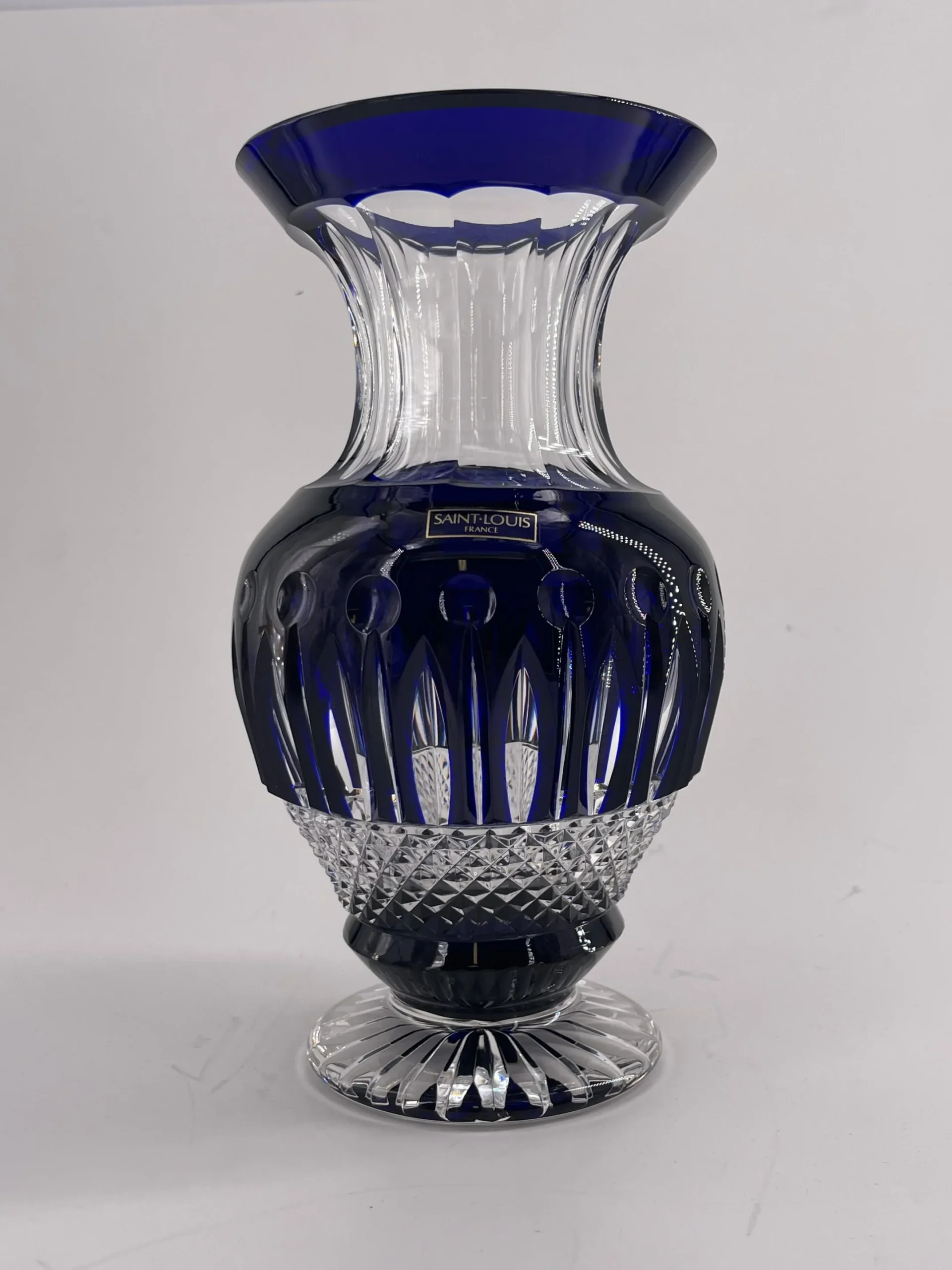 Superbe vase en cristal doublé bleu, Saint Louis, modèle Tommy – Image 5