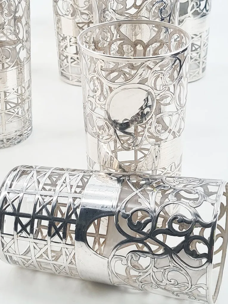 Suite de 10 gobelets en cristal et argent , Murano, Italie – Image 4